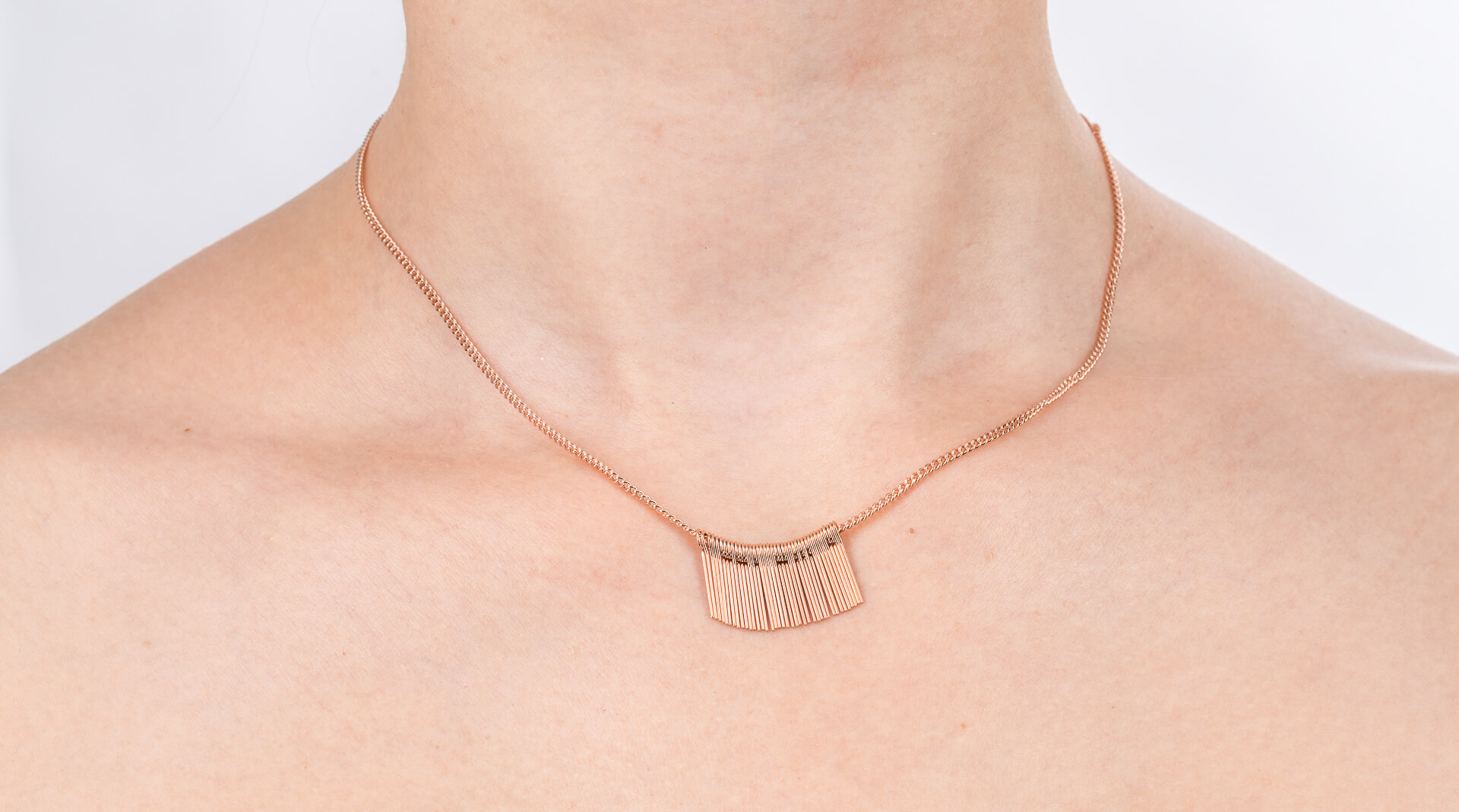 "Fine Filigré" dainty short necklace, Needle, rosegold plated