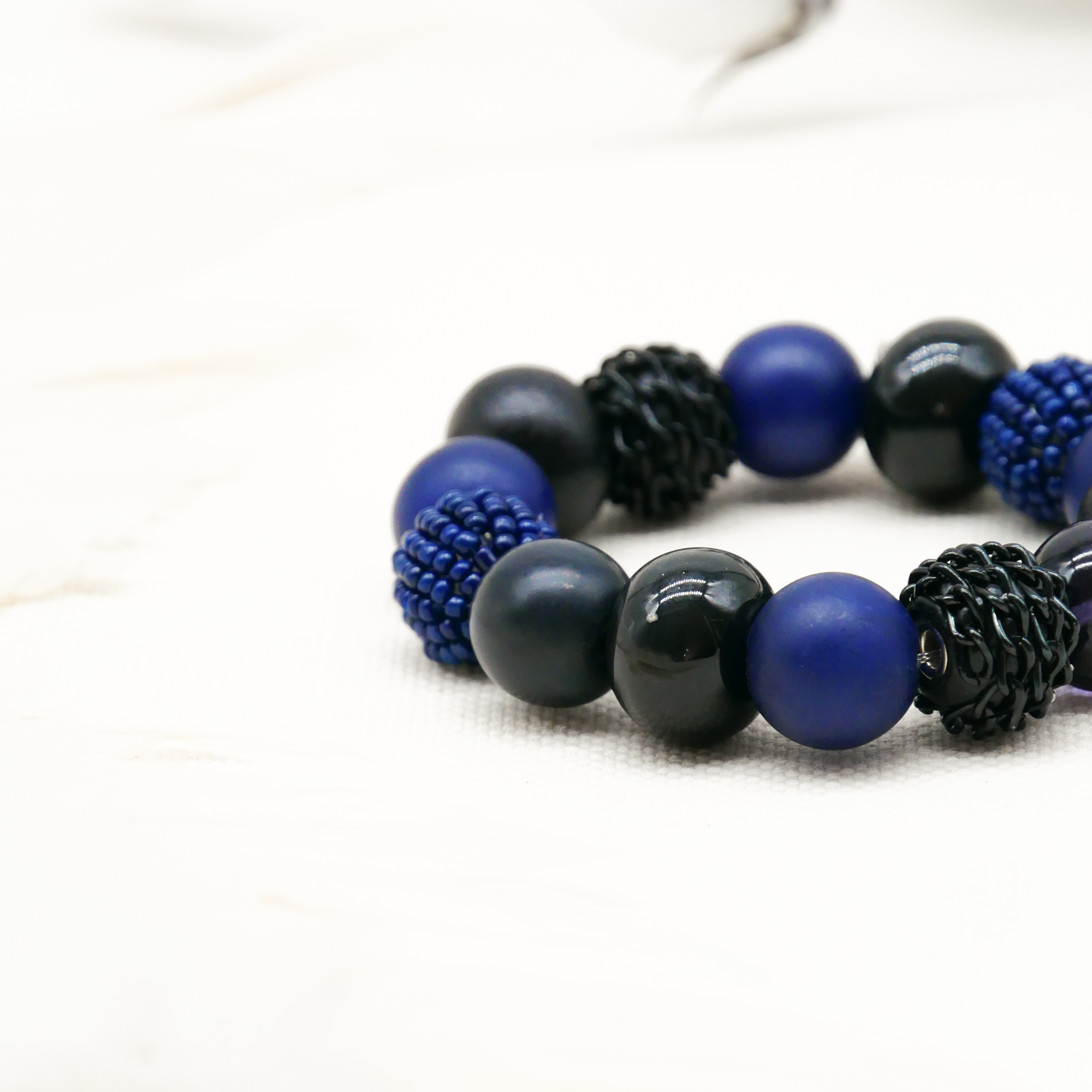  "Bollywood" Armband auf Gummi, mitternachtsblau