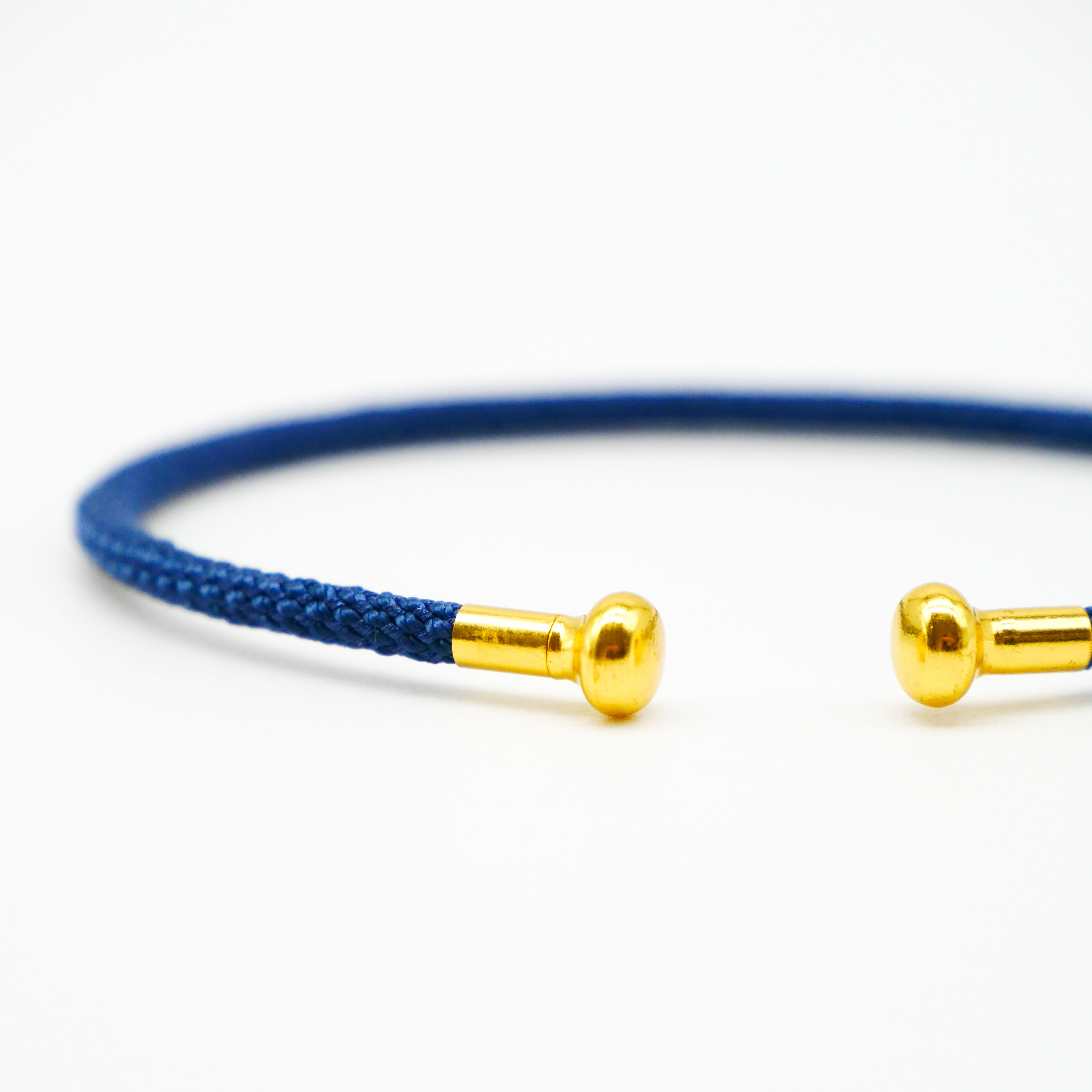 "Summer Feeling", dunkelblaues Armband mit abschraubbarer Endkappe gold "Summer Feeling", dunkelblaues Armband mit abschraubbarer Endkappe gold