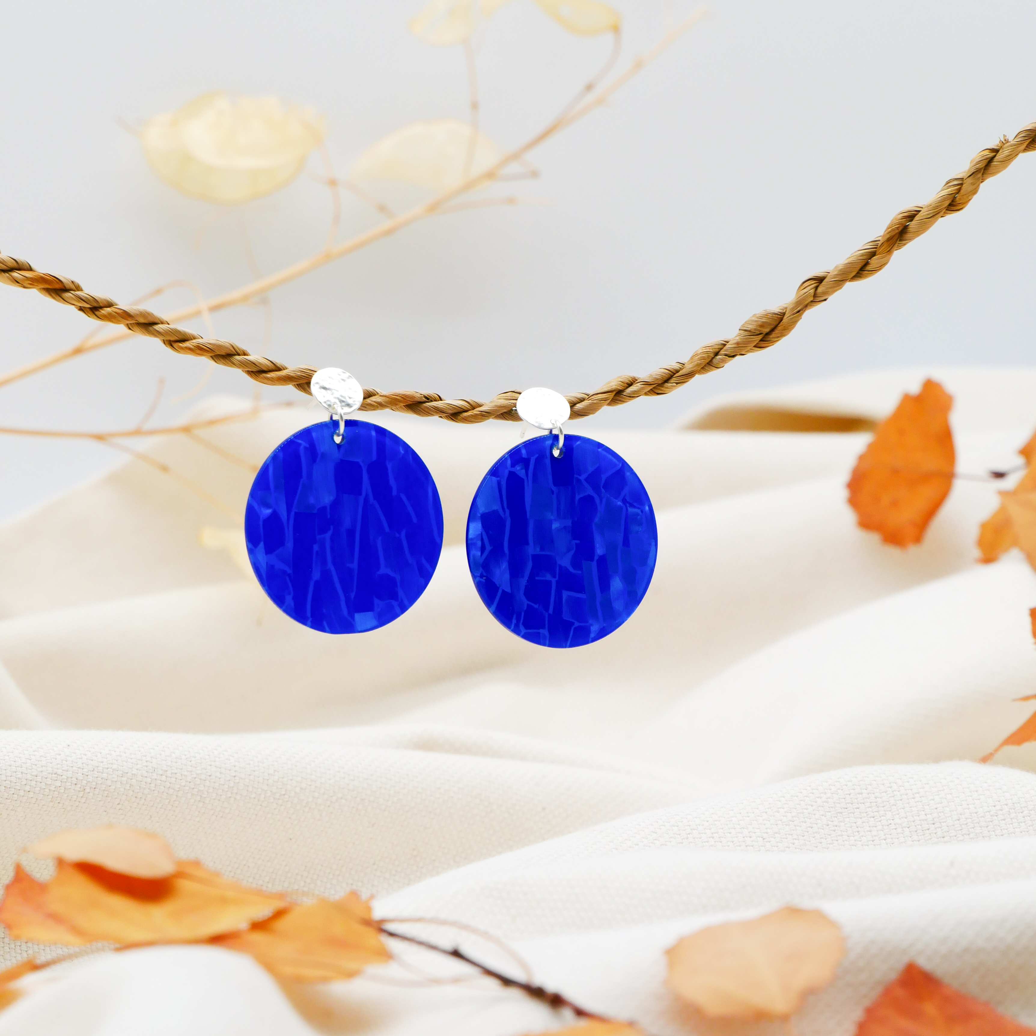 "Color Explosion", Ohrstecker Scheibe Ø 40 mm, Oberteil Ø 10 mm vergoldet, blue pearl "Color Explosion", Ohrstecker Scheibe Ø 40 mm, Oberteil Ø 10 mm vergoldet, blue pearl