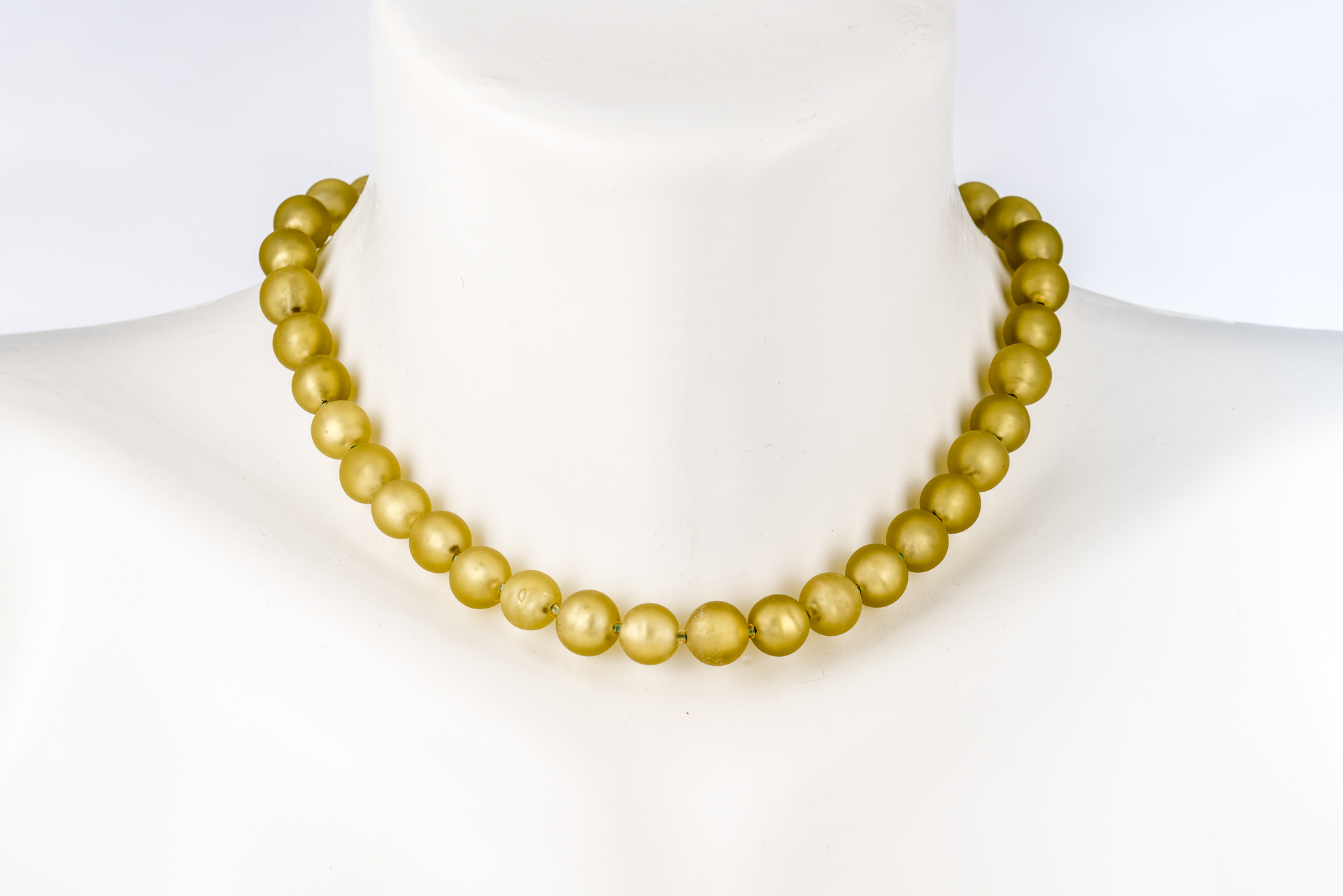 "Venezia" kurze Kette, handgearbeitete Glasperlen, kiwi matt