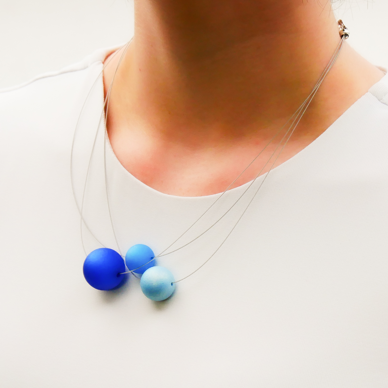  Color Explosion, kurze 3-Strang Kette "Planet" - Erde dunkelblau