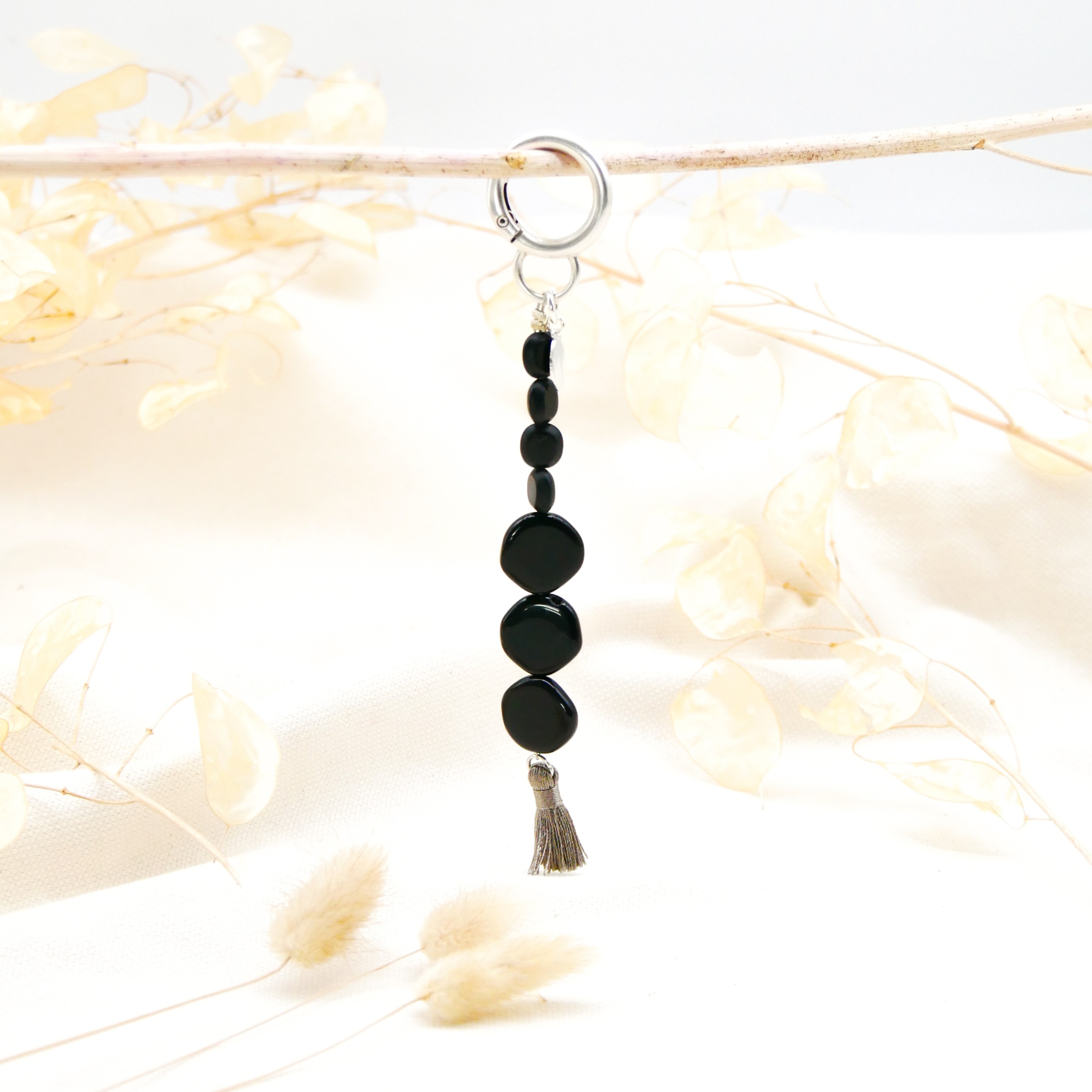 "Lucky Pendant" Anhänger, 1 Stang Glasperlen schwarz mit Quaste "Lucky Pendant" Anhänger, 1 Stang Glasperlen schwarz mit Quaste