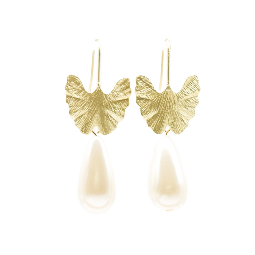"Freshwater Pearls"  Ohrstecker "Ginko" vergoldet aus SWZ Resin Tropfen, 22 x 12 mm