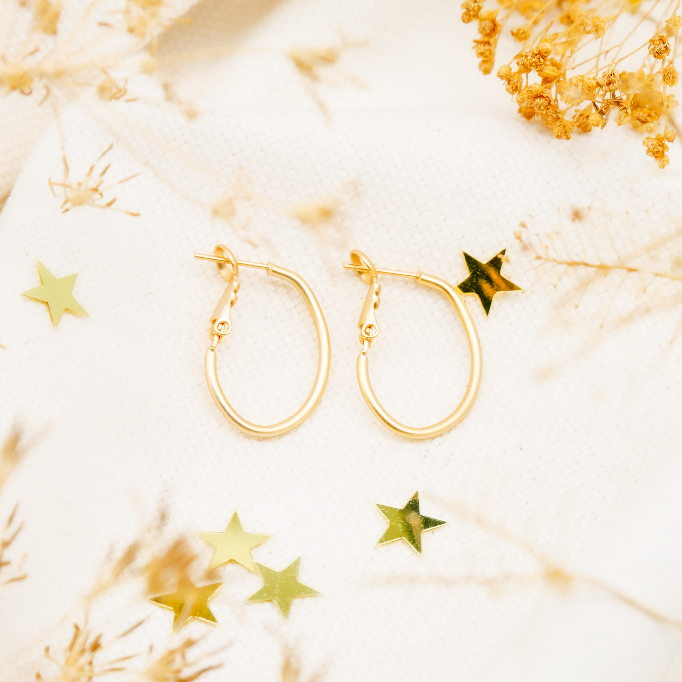 "Circle", filigrane ovale Creole vergoldet ca. 23 x 18 mm 