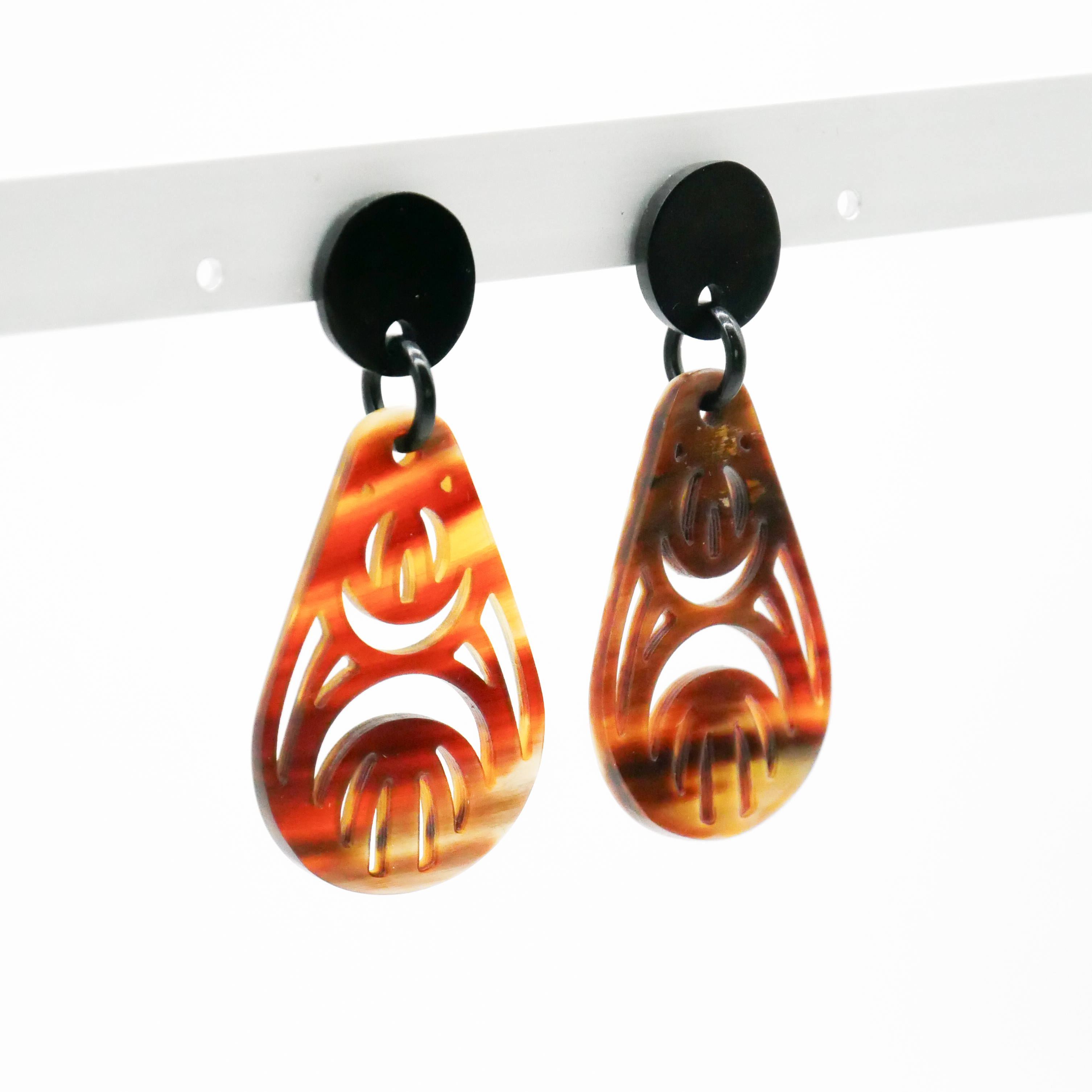  "Craft-Art", Ohrring "Drop" braunes Horn Ornament 2 