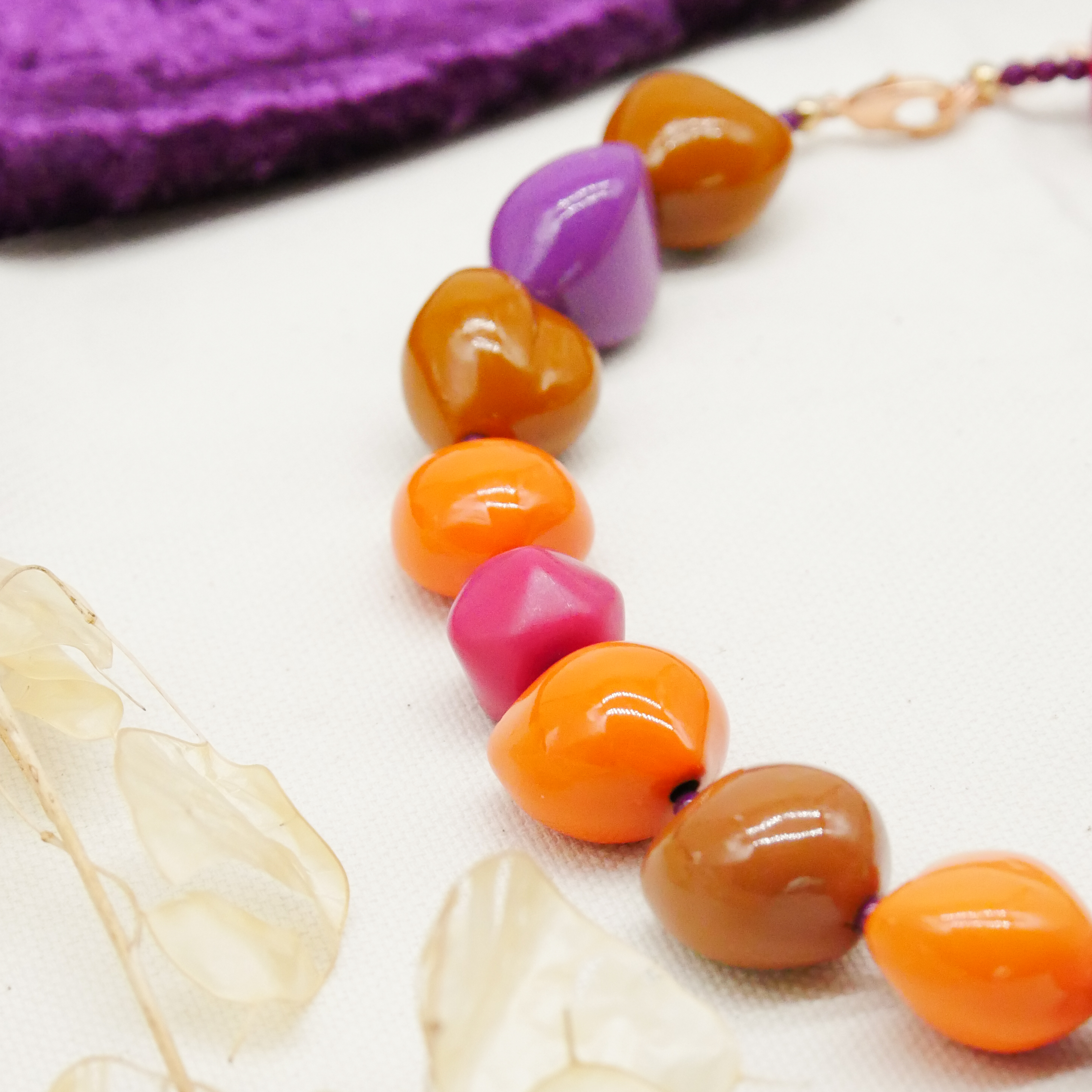  "Summer Feeling" Kette ca. 60 cm, Lumba Samen, Glasperlen, Resin Perle, blumenwiese