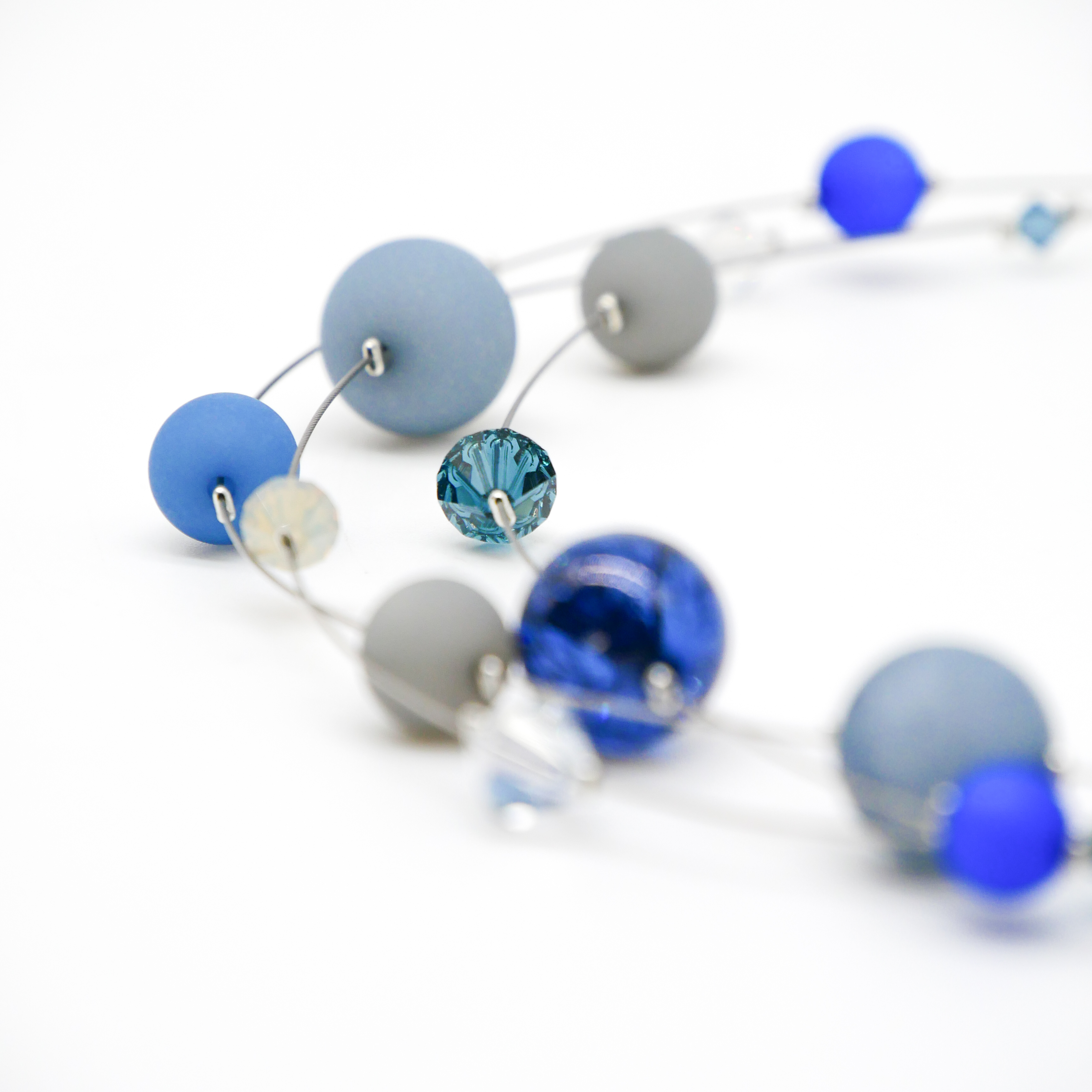 “Color Explosion”, short 3 strand necklace with polaris beads - pearlgentian