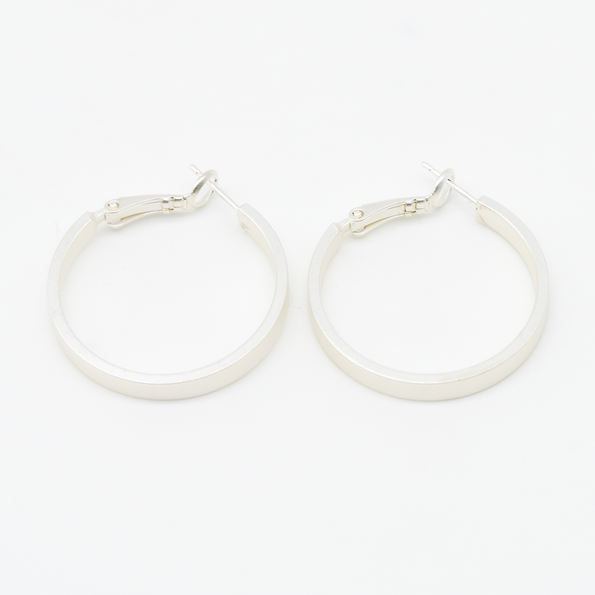  "Circle" Creole versilbert Ø 30, 4 mm breit glatt 