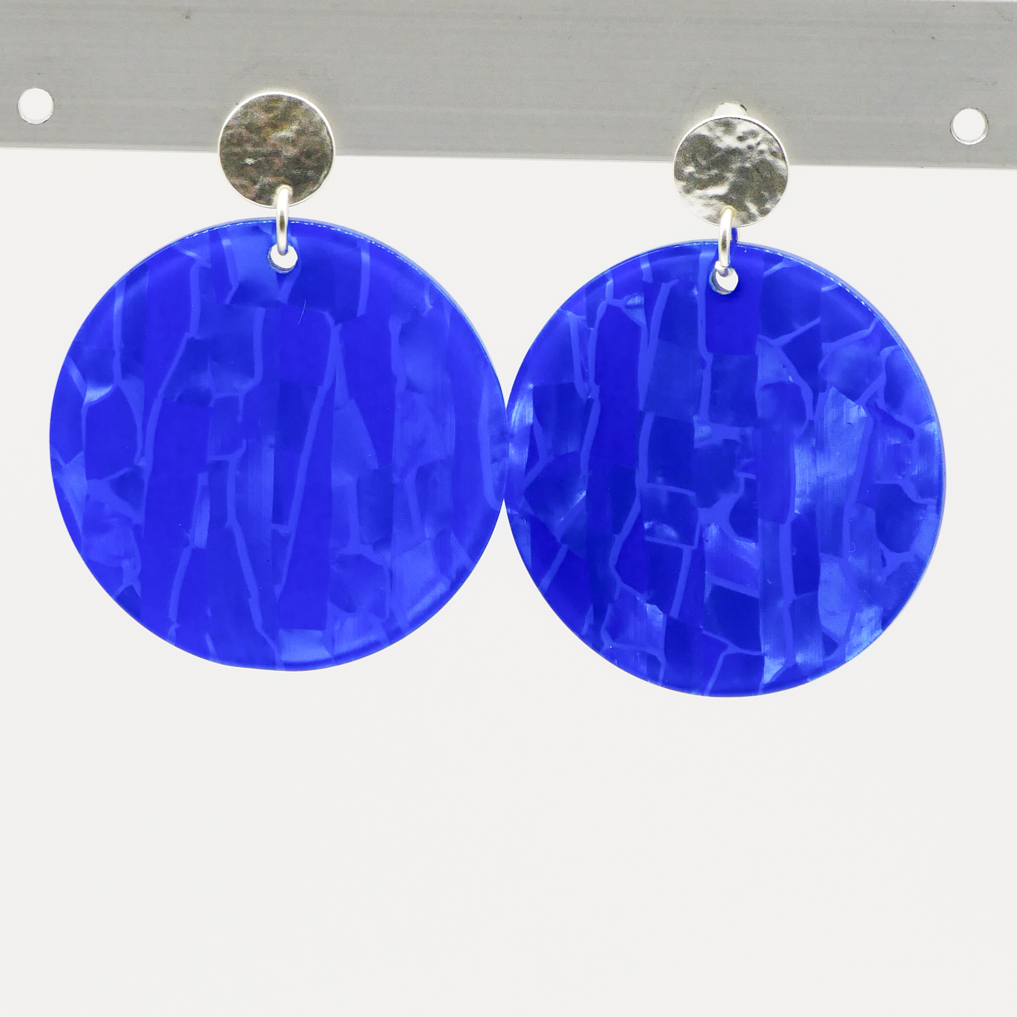 "Color Explosion", Ohrstecker Scheibe Ø 40 mm, Oberteil Ø 10 mm vergoldet, blue pearl "Color Explosion", Ohrstecker Scheibe Ø 40 mm, Oberteil Ø 10 mm vergoldet, blue pearl