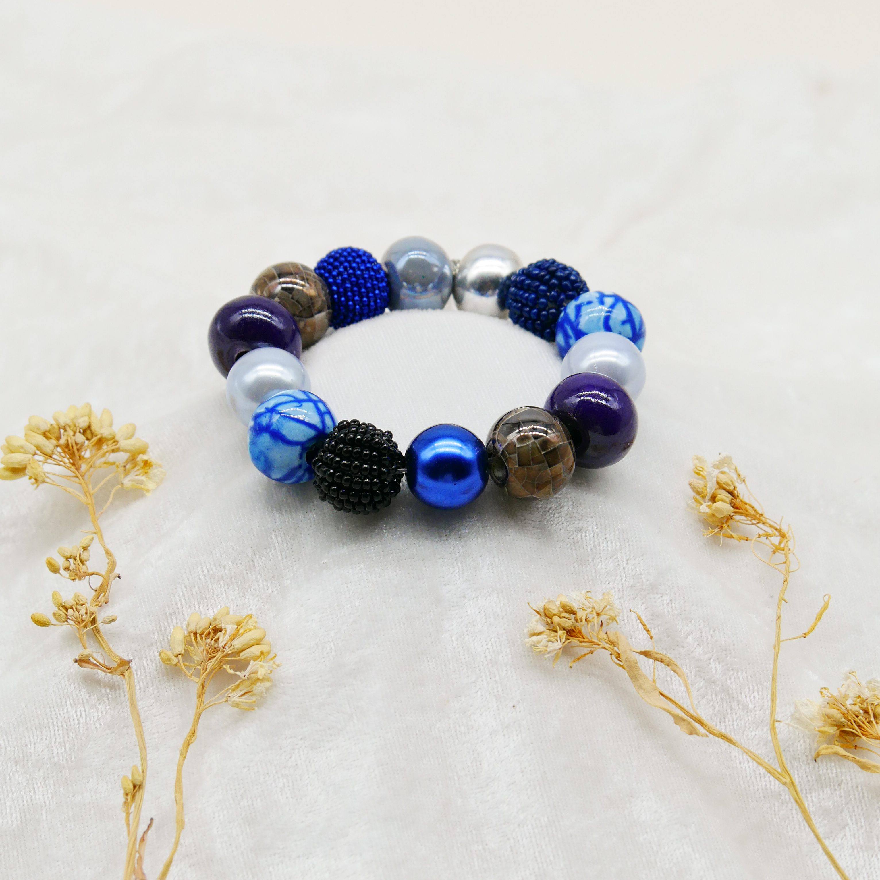  "Bollywood" Armband auf Gummi, blau-silber