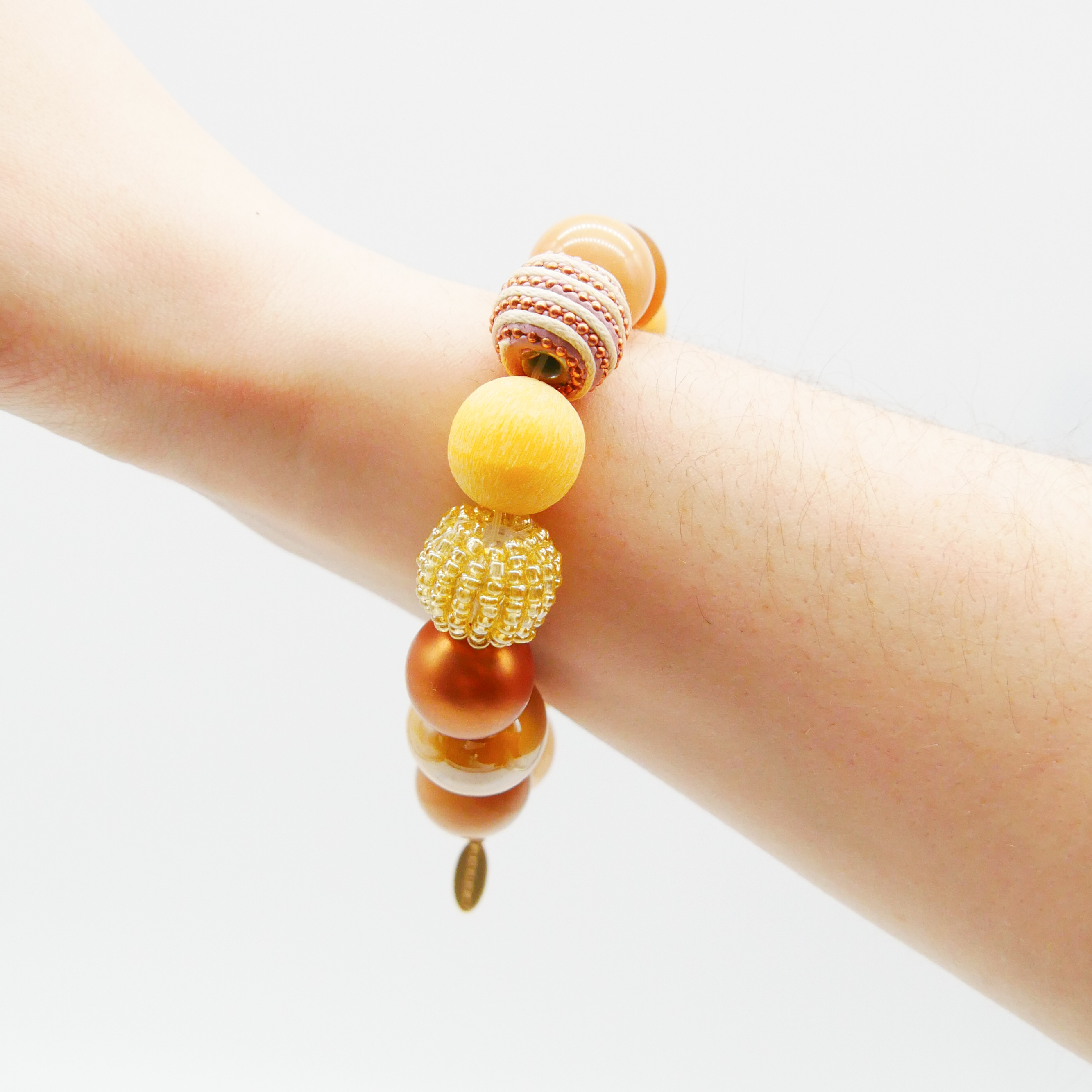  "Bollywood" Armband auf Gummi, sand