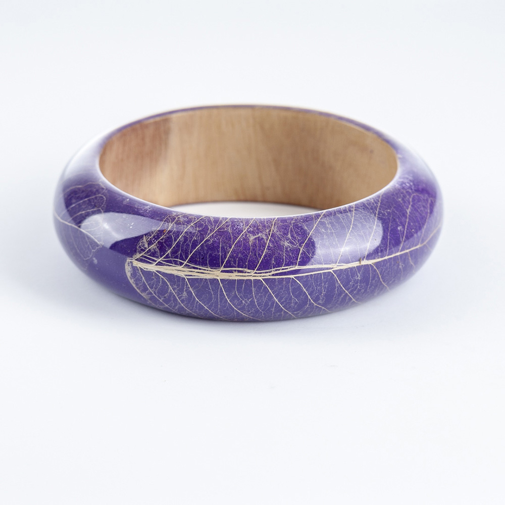 bangle "Fine Bead Art" precious mixed materials in resin on wood, Petunia