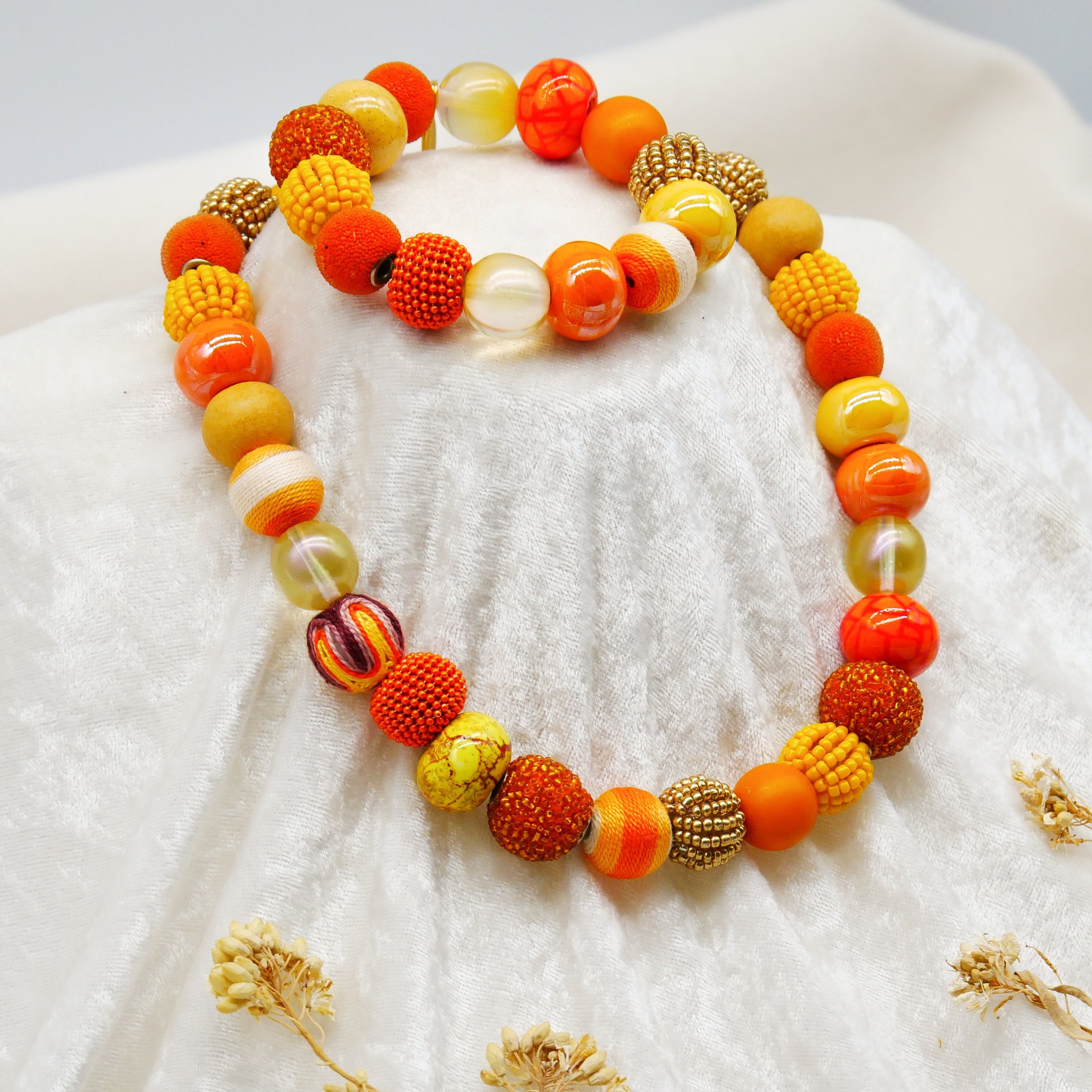  "Bollywood" Armband auf Gummi, gelb-orange