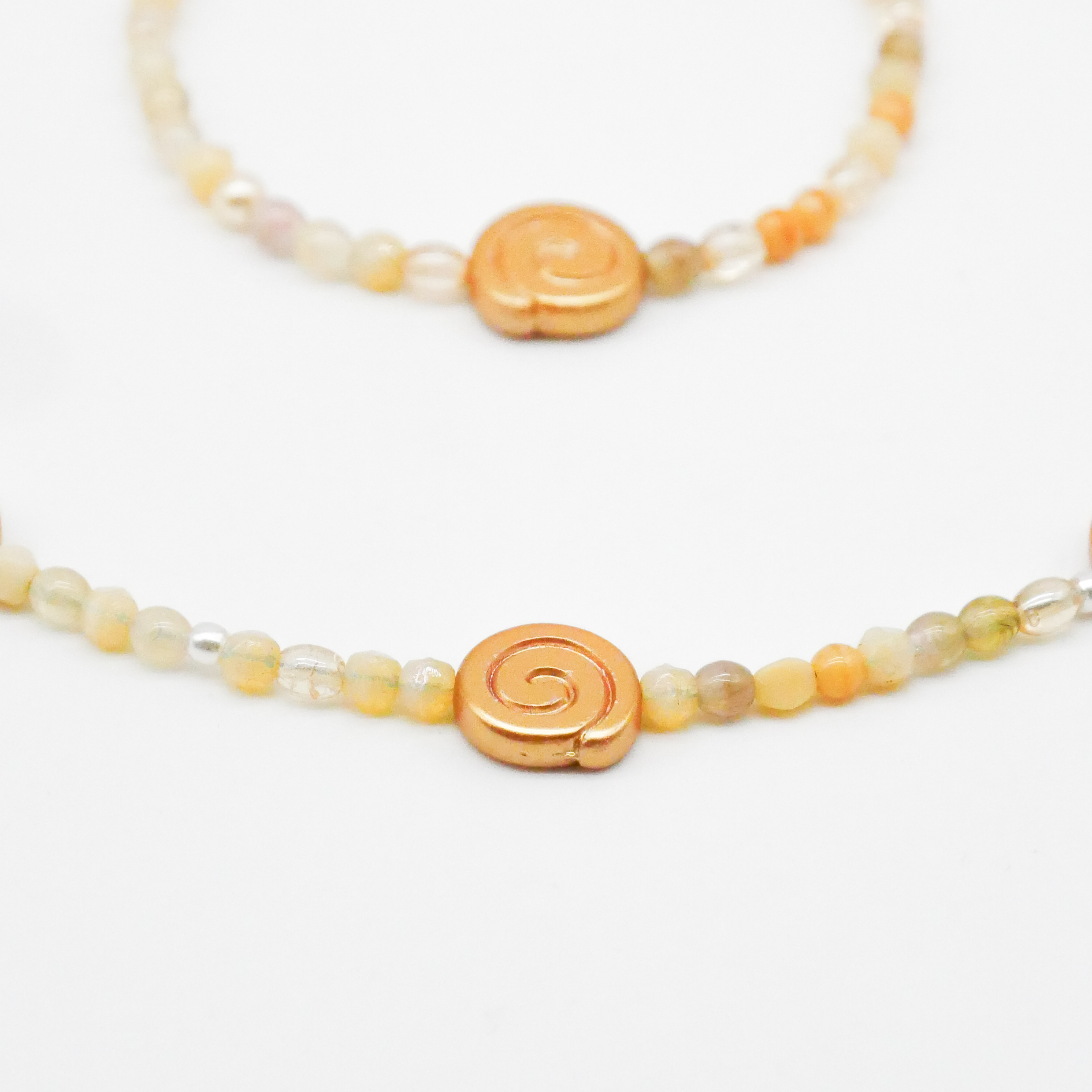  "Shell" kurze Kette, kleine Glasperlen Glasschnecken, sand 