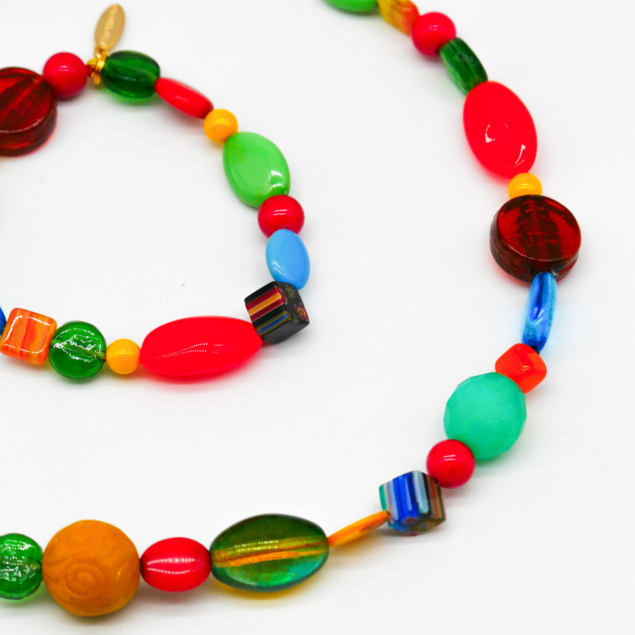 "Summer Feeling",  Kette aus verschiedenen Formen, Glas- und Resin Perlen, multicolor 