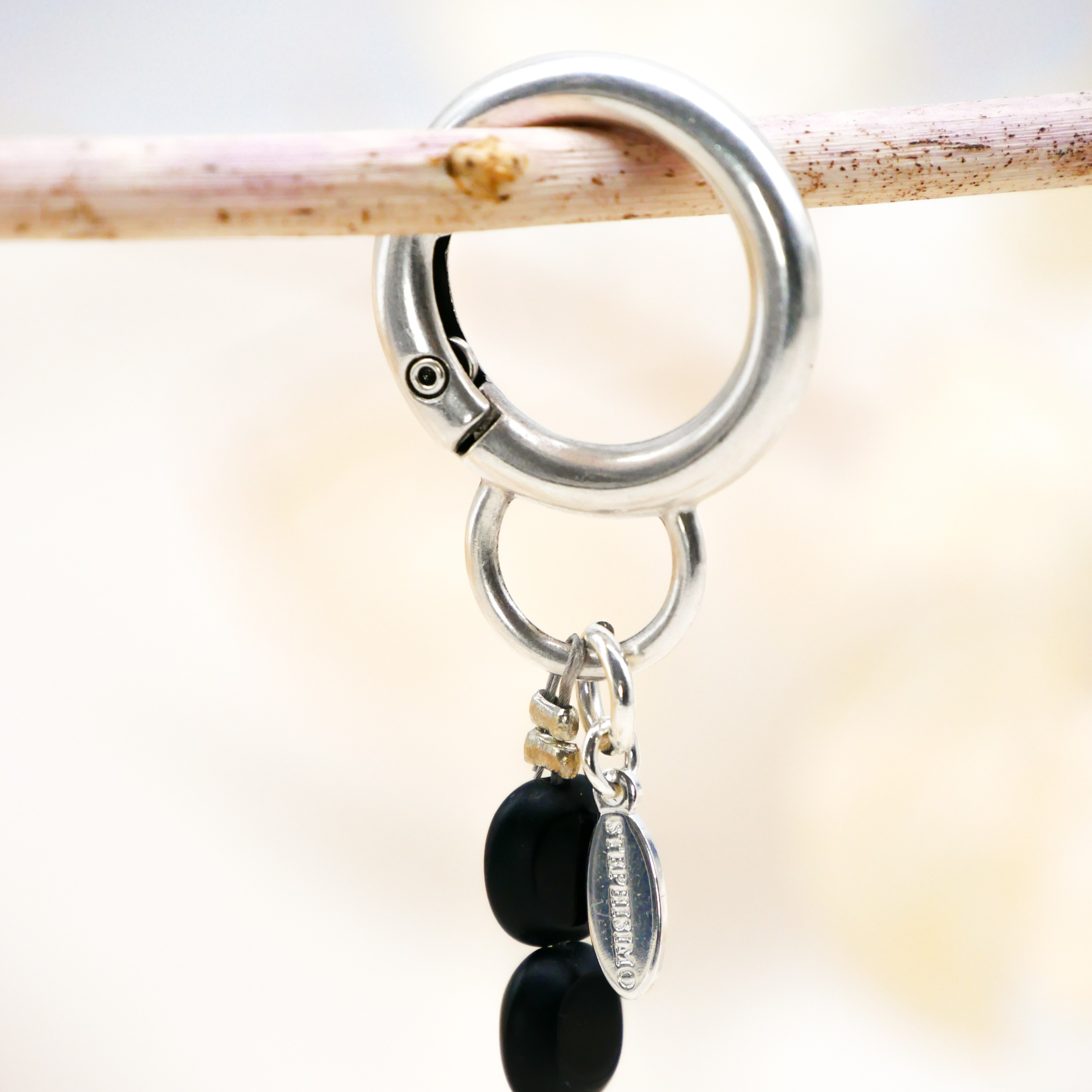 "Lucky Pendant" Anhänger, 1 Stang Glasperlen schwarz mit Quaste "Lucky Pendant" Anhänger, 1 Stang Glasperlen schwarz mit Quaste