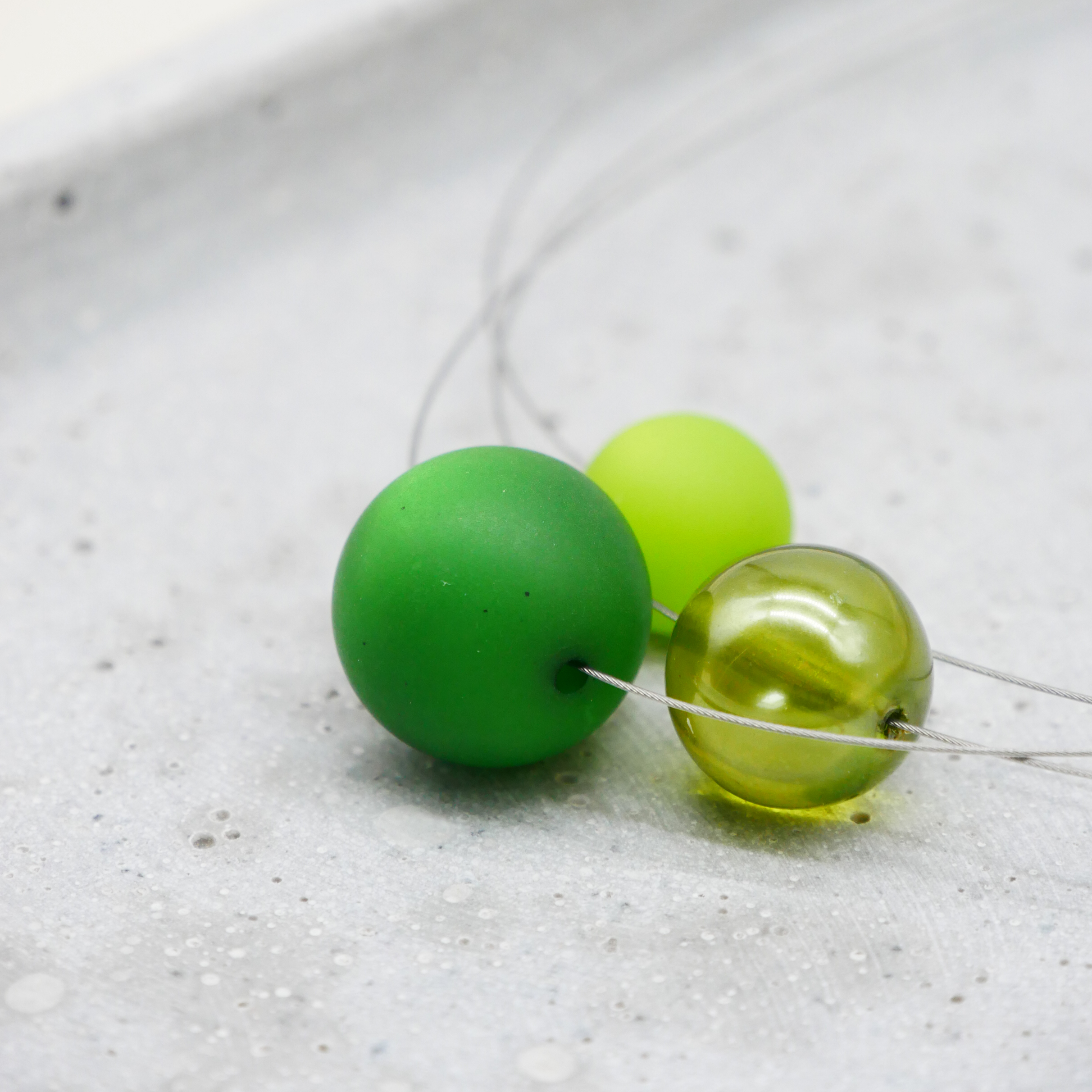  Color Explosion, kurze 3-Strang Kette "Planet" - Uranus grün