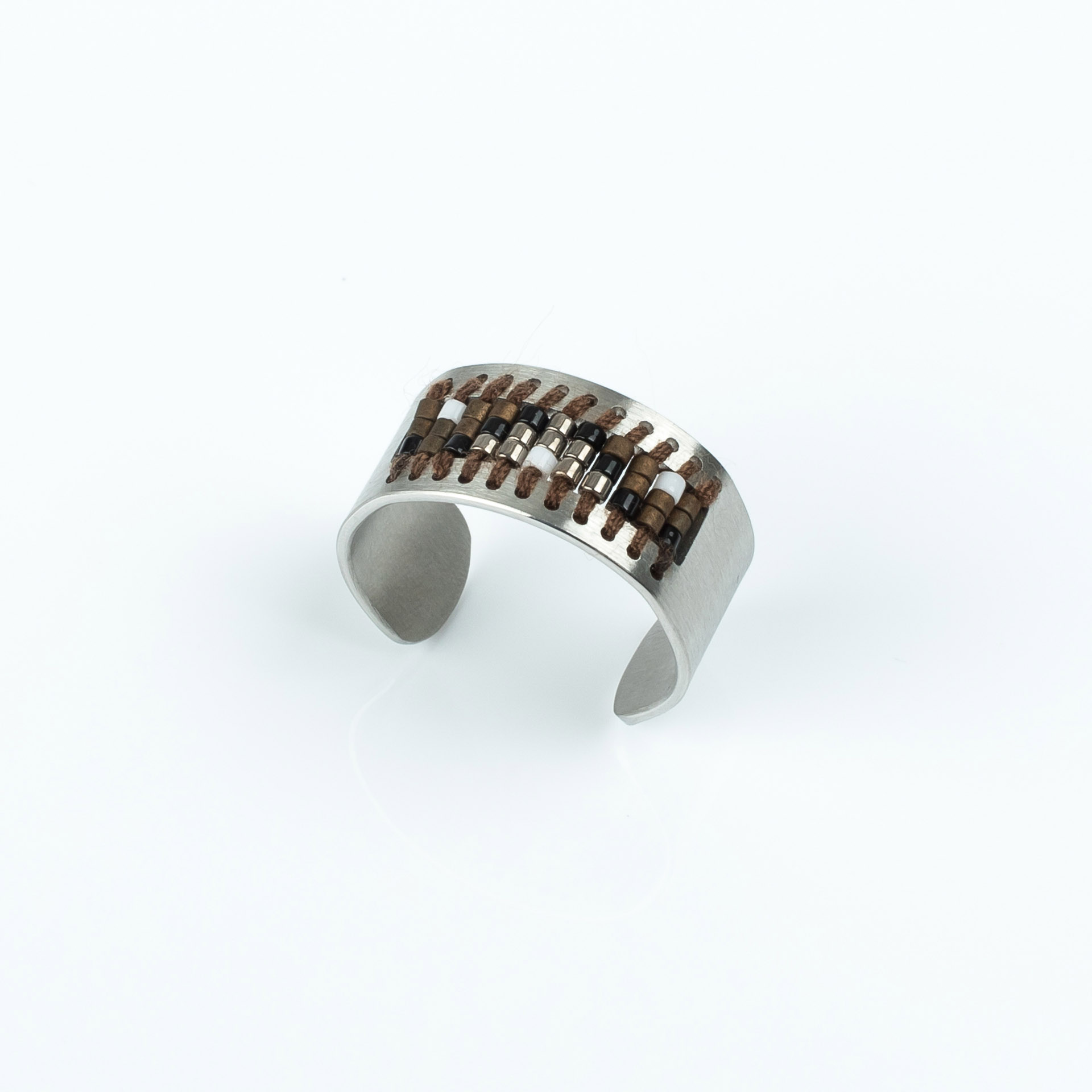 "Petite Beads" Ring, Edelstahl mit japan. Rocaillesperlen, braun