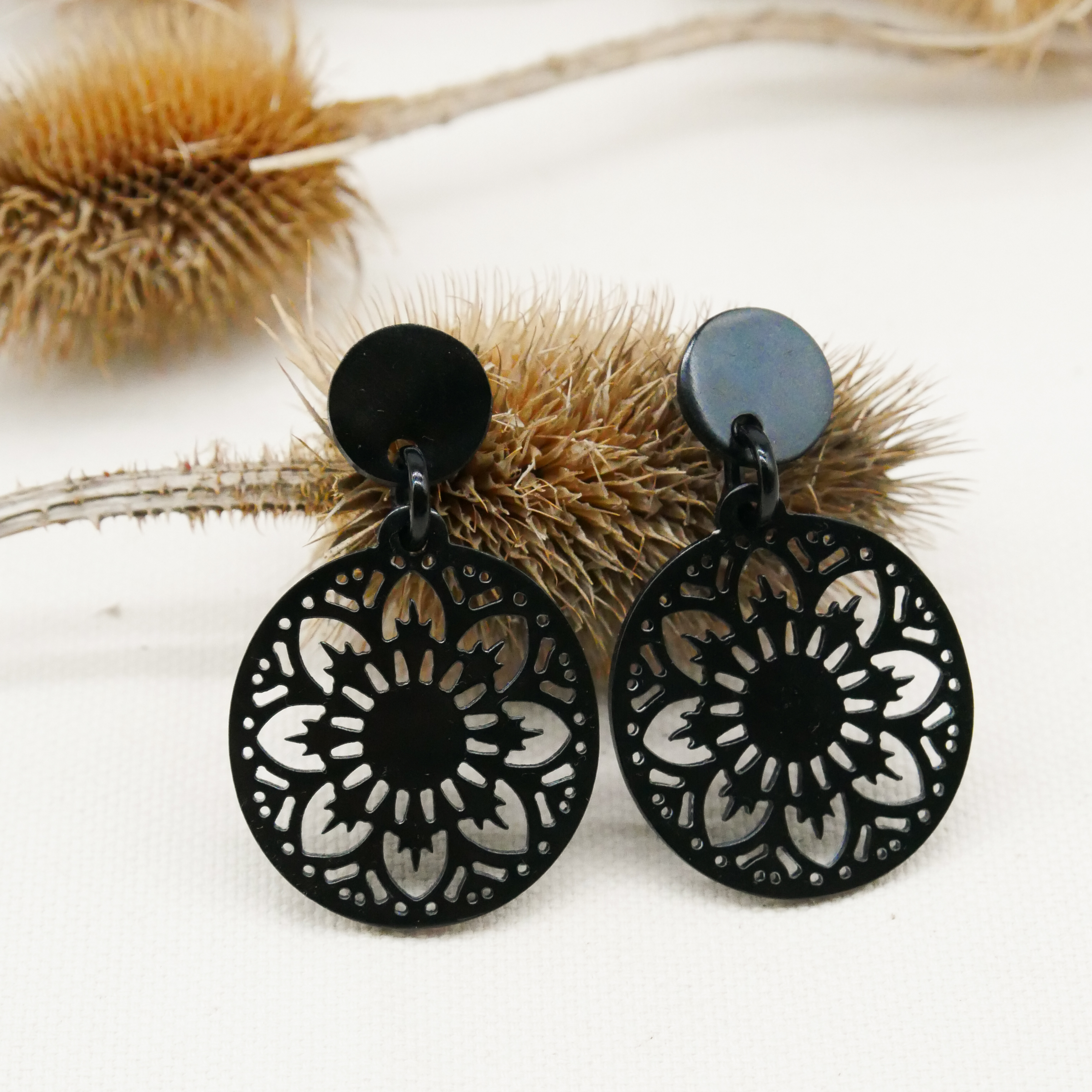  "Craft-Art", Ohrring Ø ca. 40 mm black Horn Mandala Design 