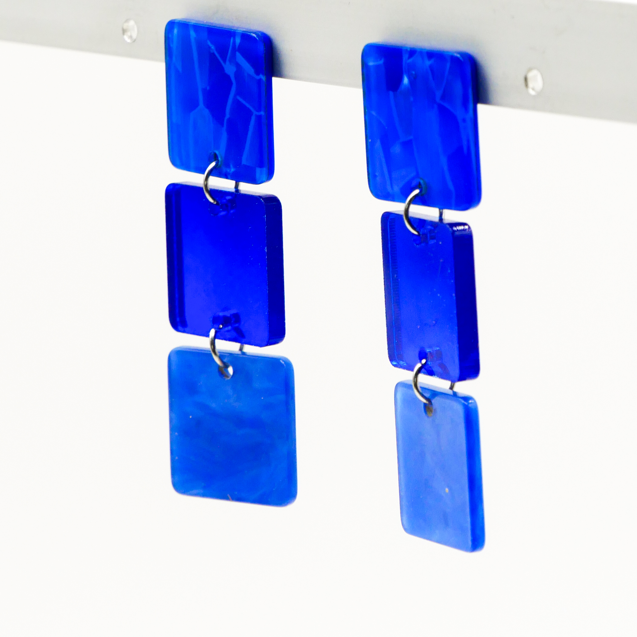 "Color Explosion", Ohrstecker 3er Ampel flache Quadrate 20 mm blue