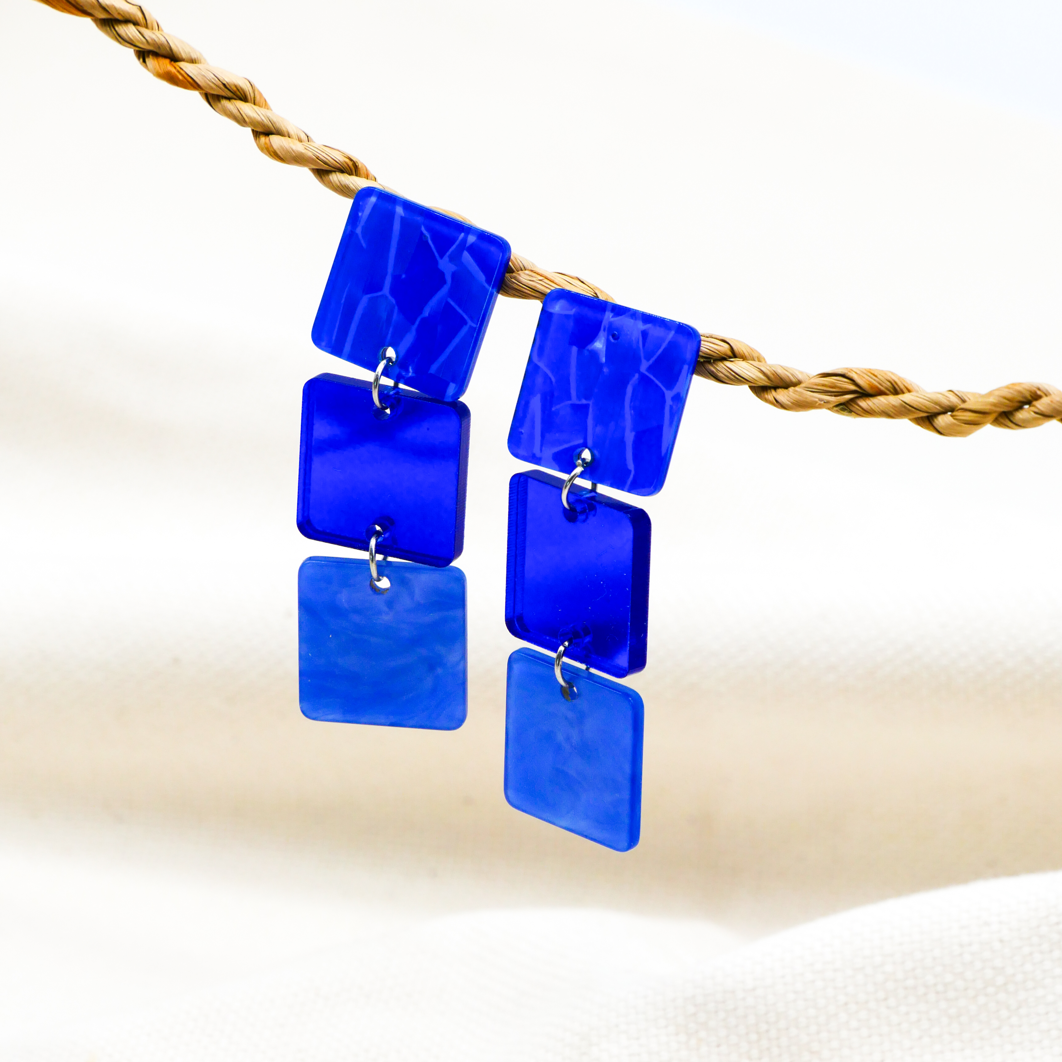 "Color Explosion", Ohrstecker 3er Ampel flache Quadrate 20 mm blue