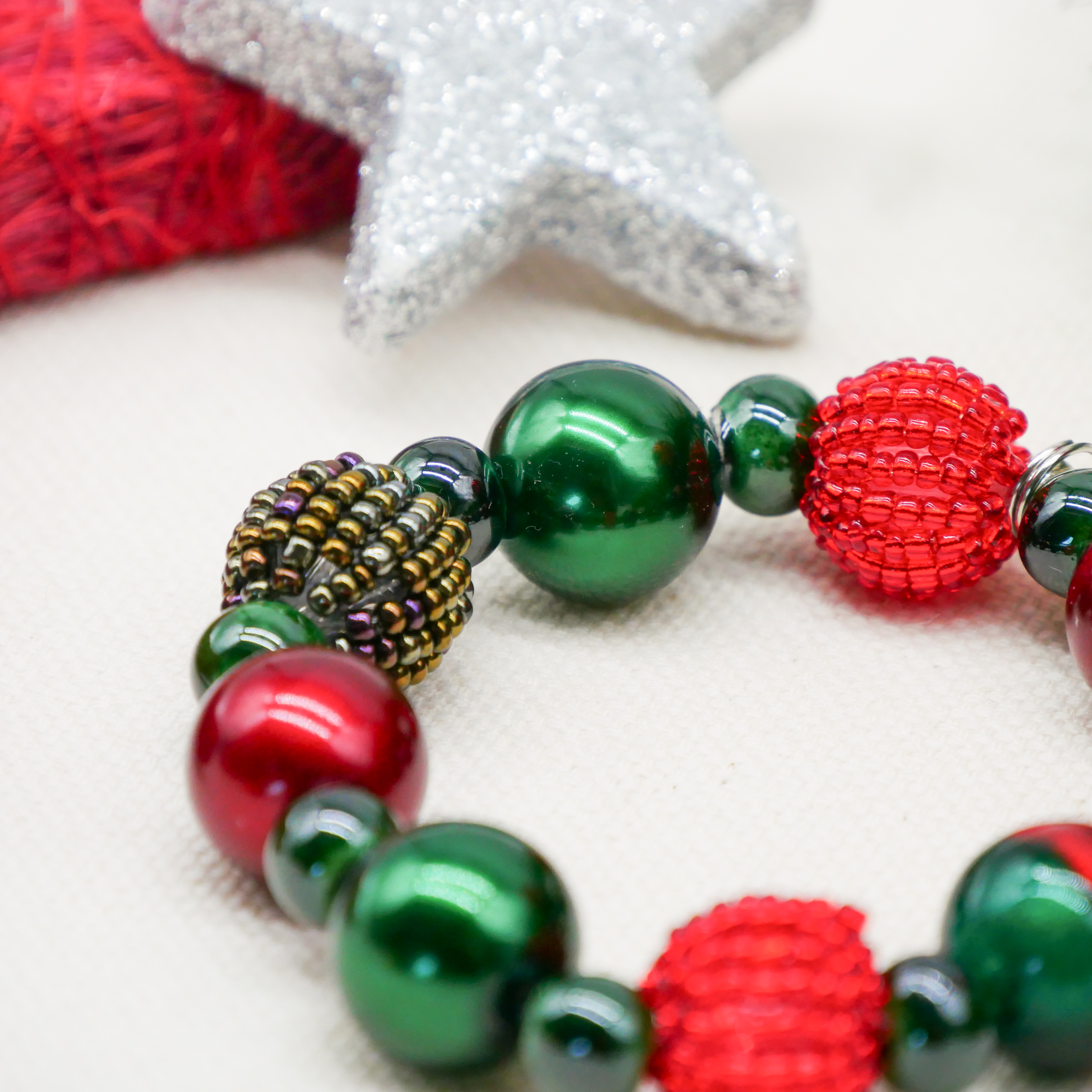  "Fine Bead Art", "Armband Christmas", Lampenperlen, Glasperlen rot-grün 