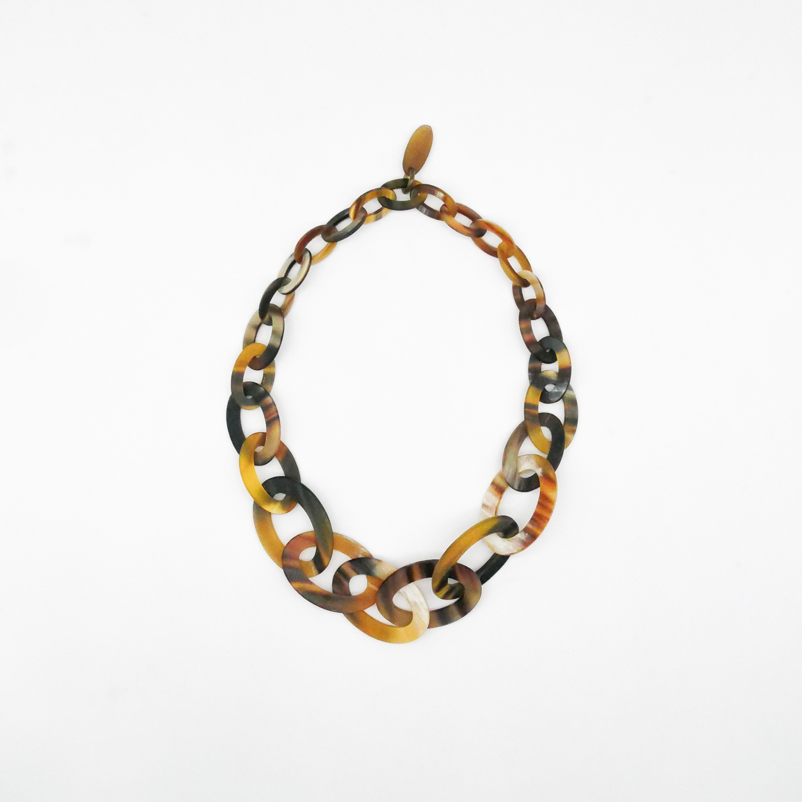  "Craft-Art", kurze Kette ca. 75 cm Ovale mit Verlauf, braunes Horn matt 