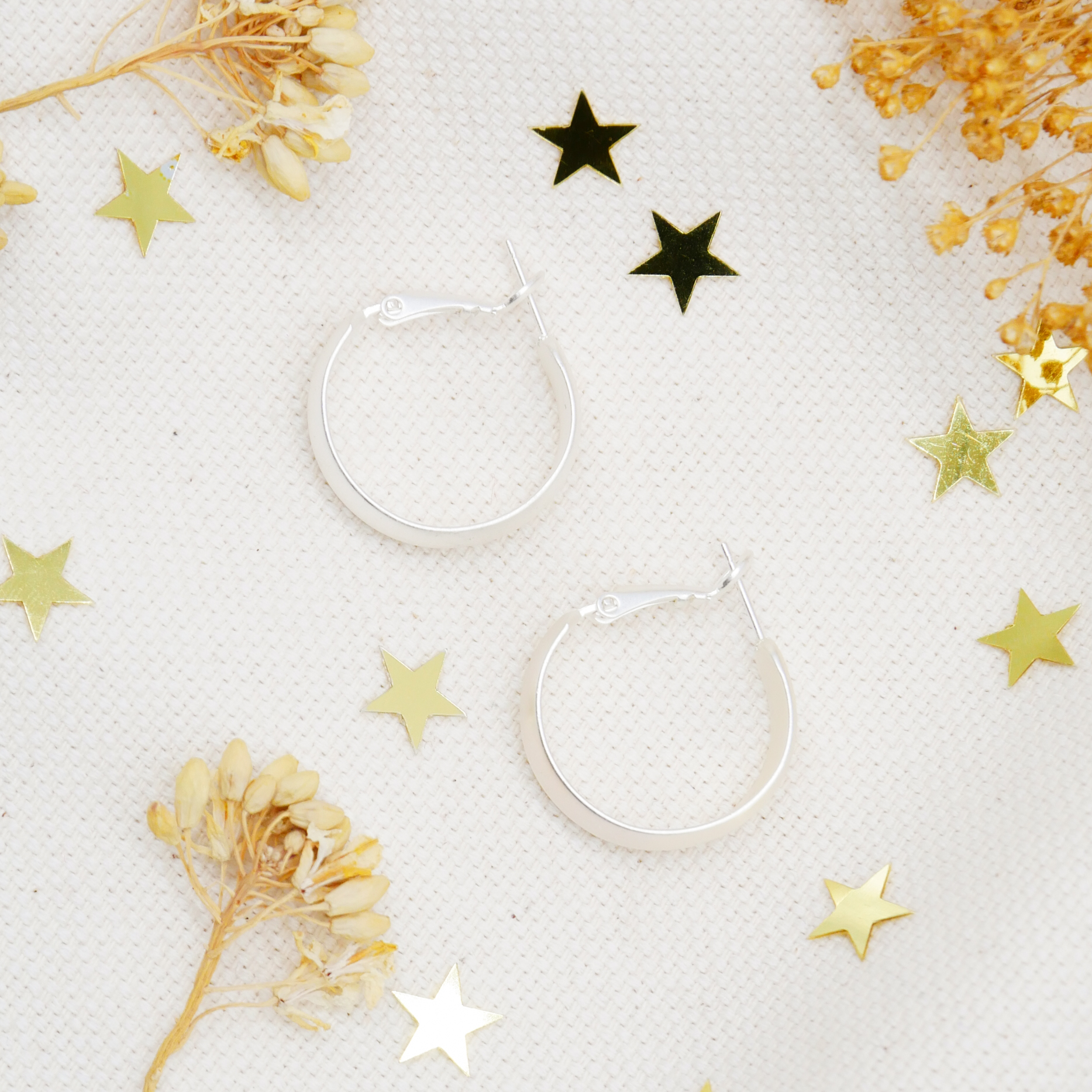 "Circle", runde Creole versilbert ca. 24 mm leicht gewölbt 