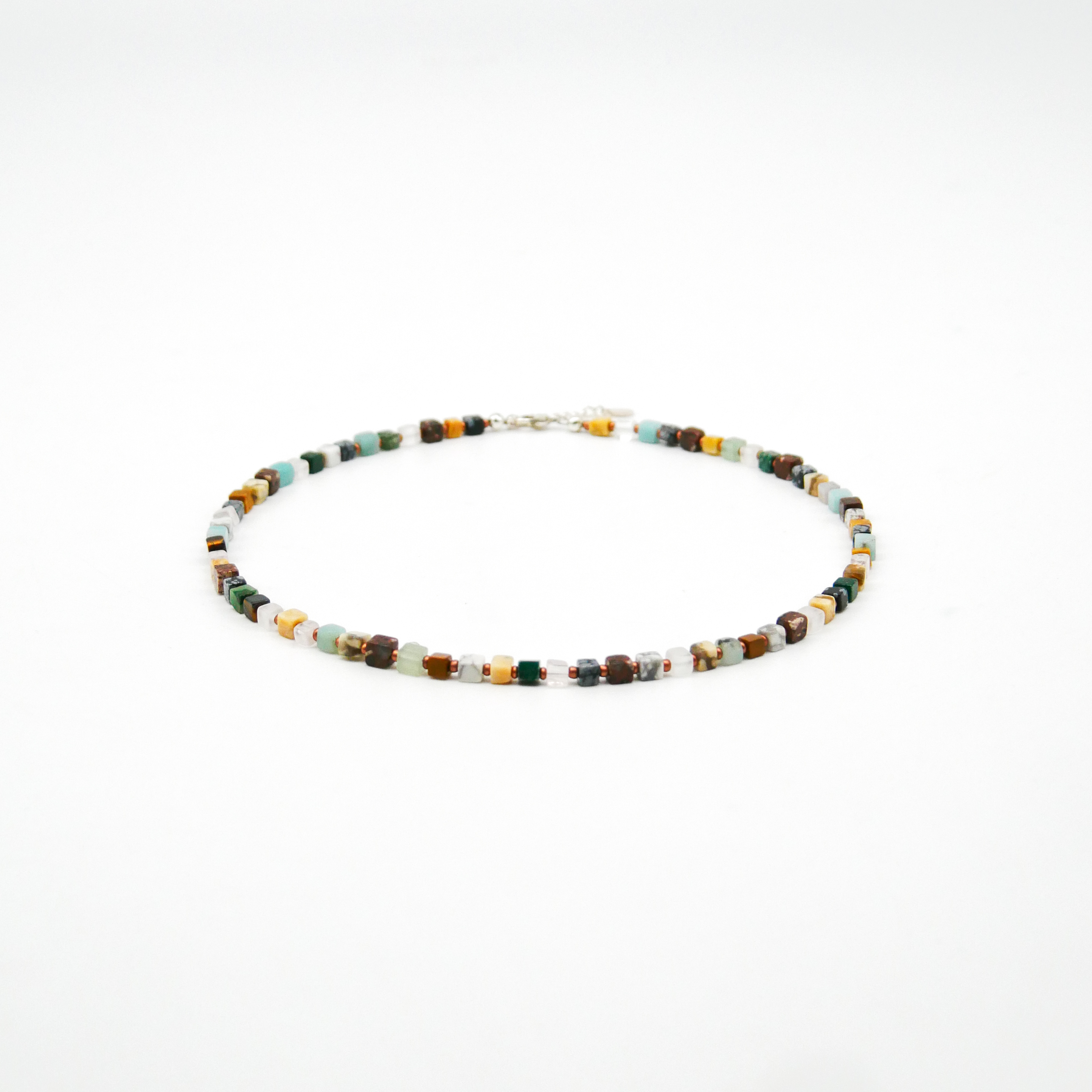 "Crystal Mountain", kurze Kette 4x4 mm Würfel Mineralsteine pastell, 925 Silberverschluss