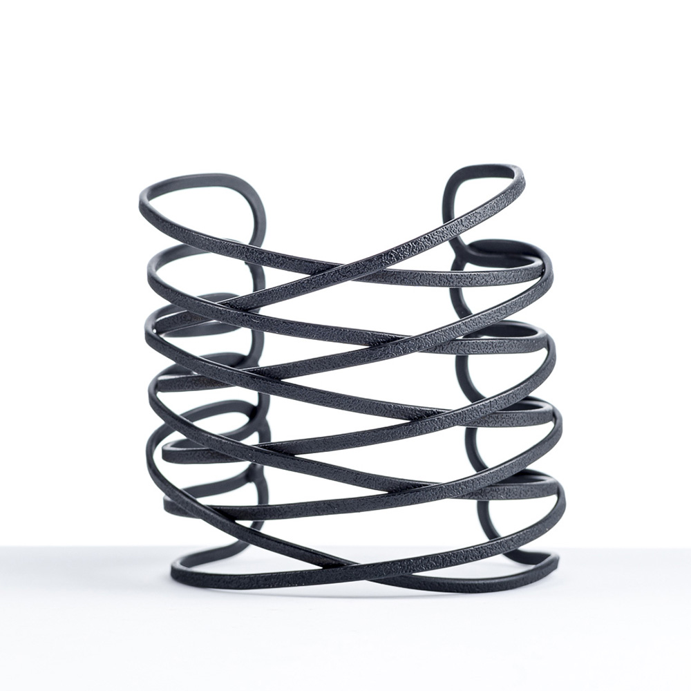 Metallarmspange "Black Bangle", schwarz, Lines