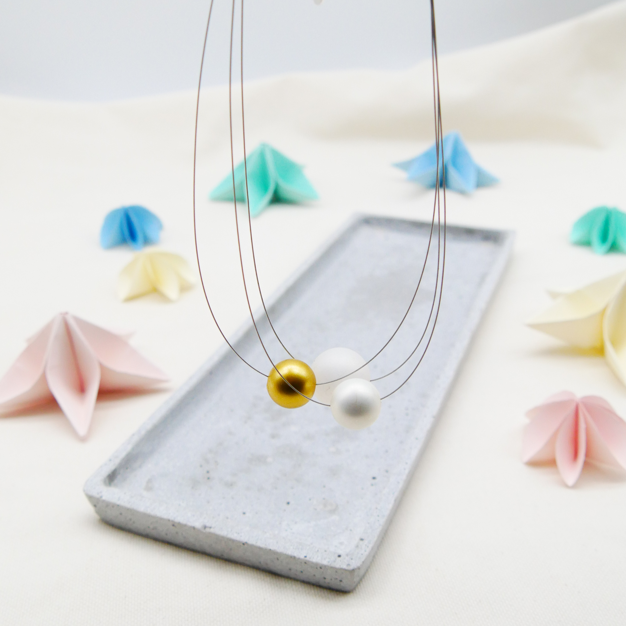  Color Explosion, kurze 3-Strang Kette "Planet" - Venus weiß-gold