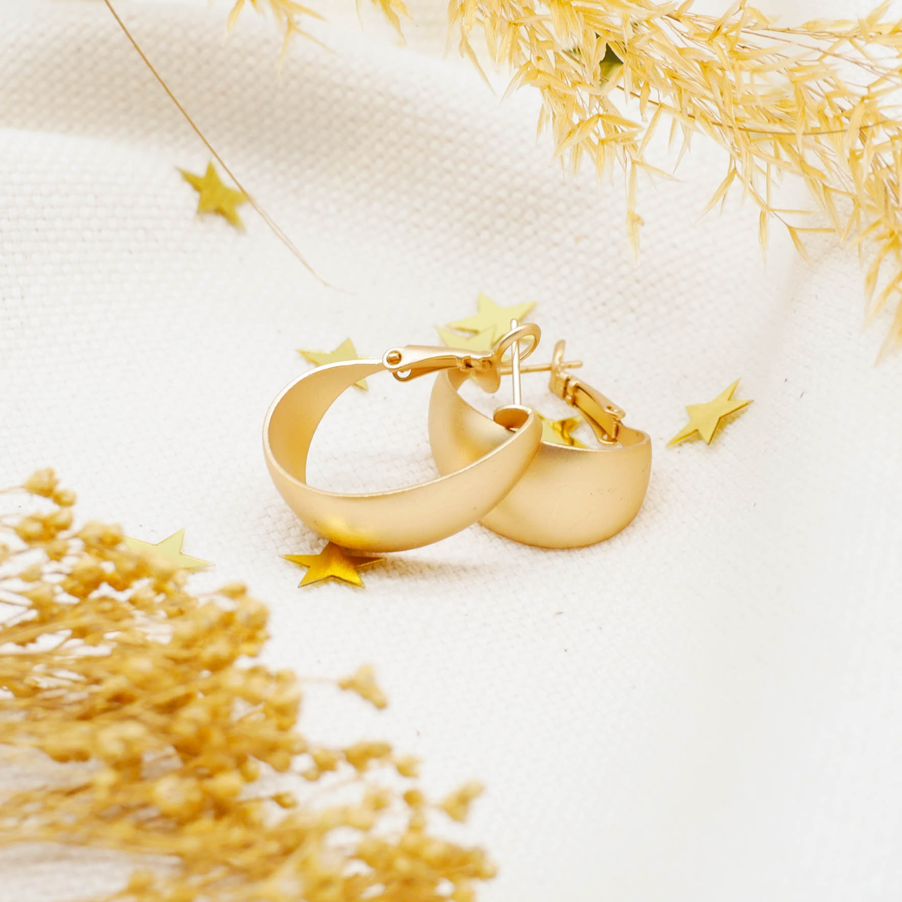 "Circle", creole earring Ø approx. 27mm, approx. 20mm smooth and curved, gold matt