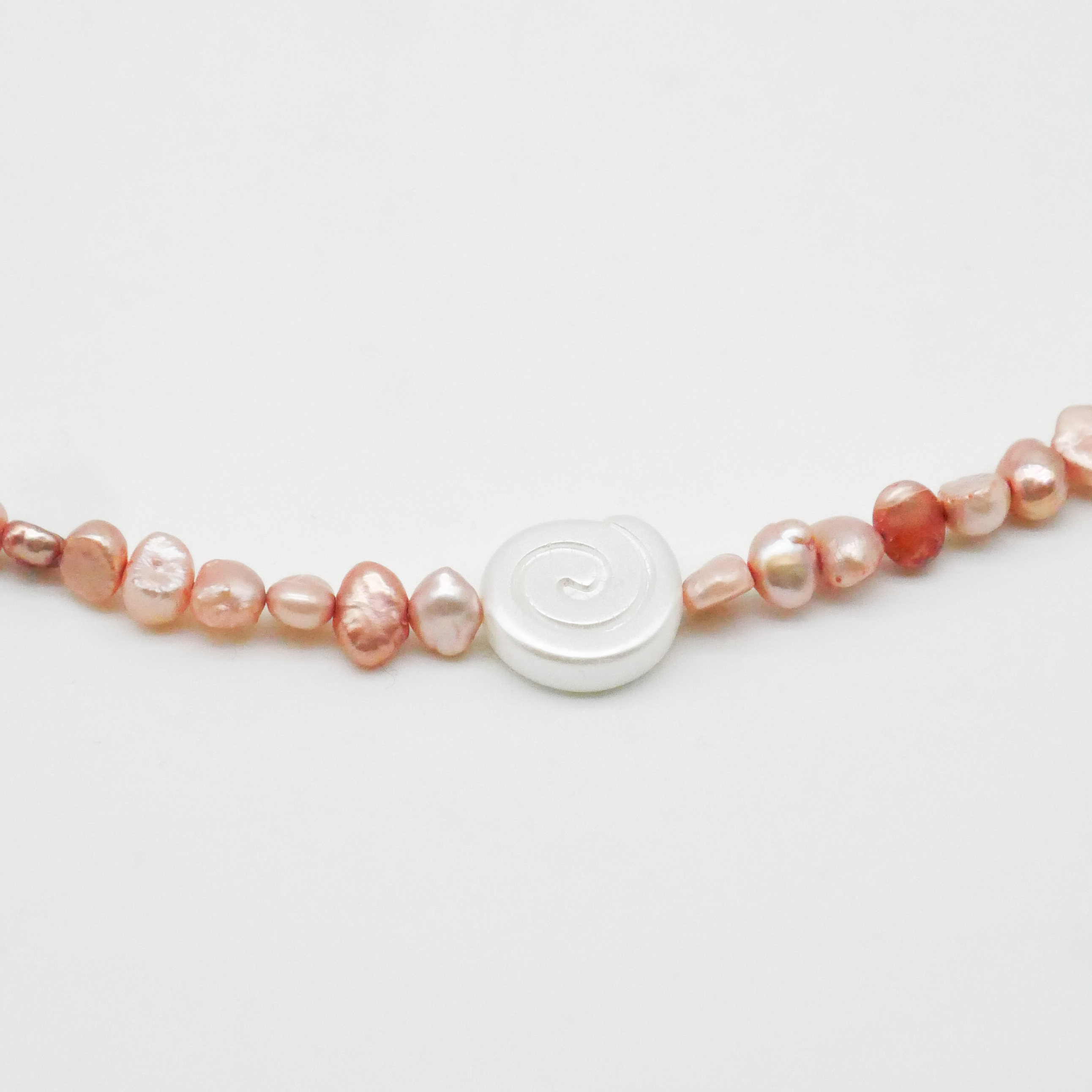 "Shell" kurze Kette Süßwasserzuchtperle roséfarben unregelmäßig und weiße Glasscheiben