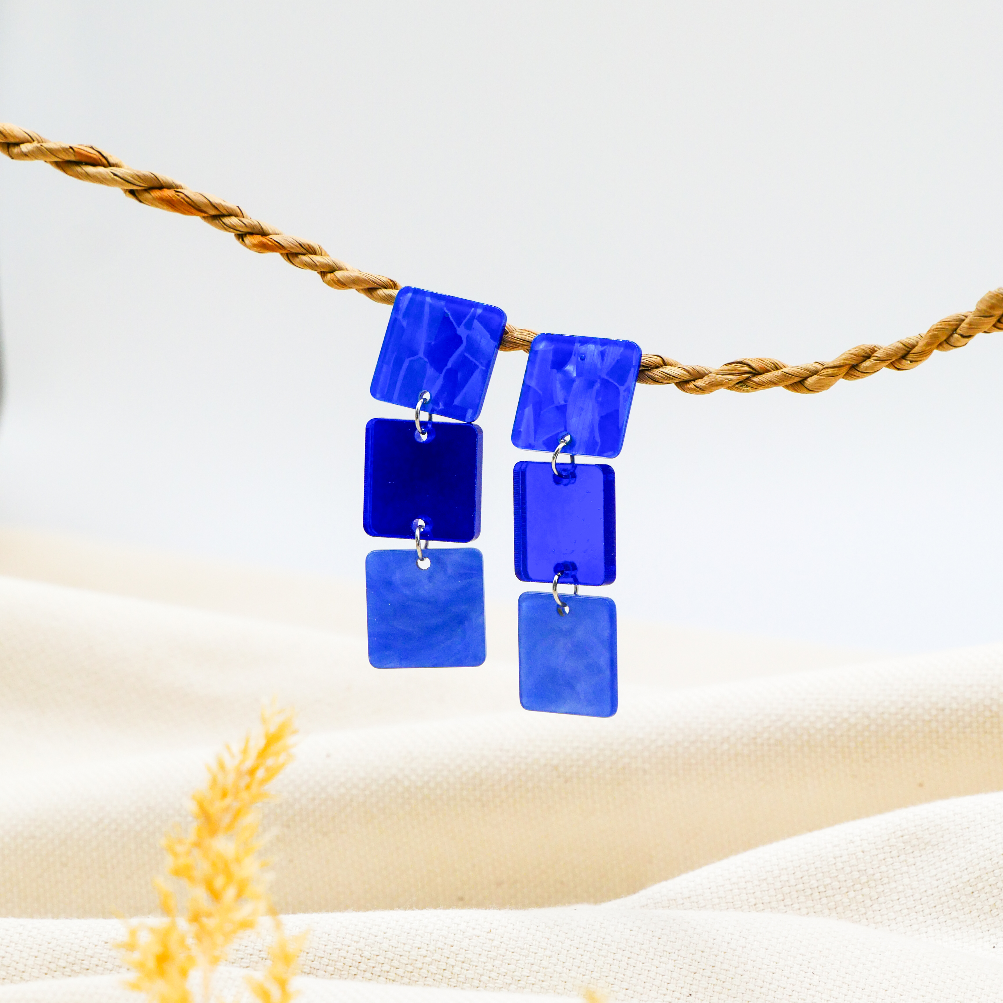 "Color Explosion", Ohrstecker 3er Ampel flache Quadrate 20 mm blue
