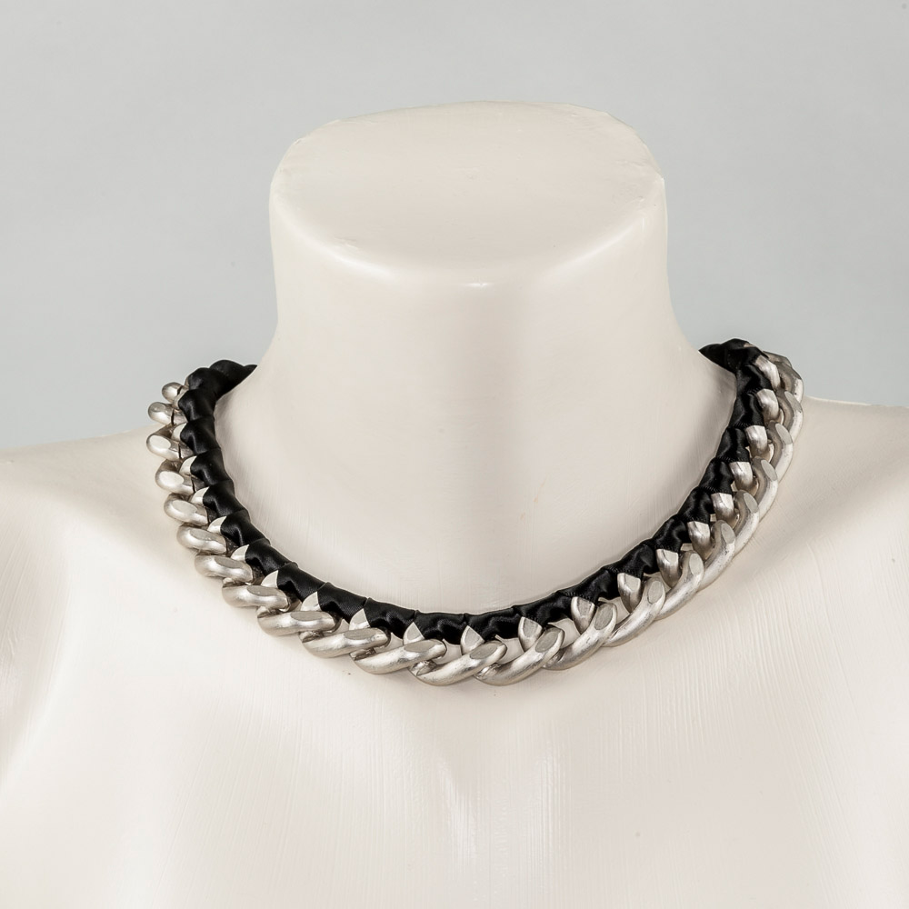 Panzerkette mit Stoffband, silber-schwarz