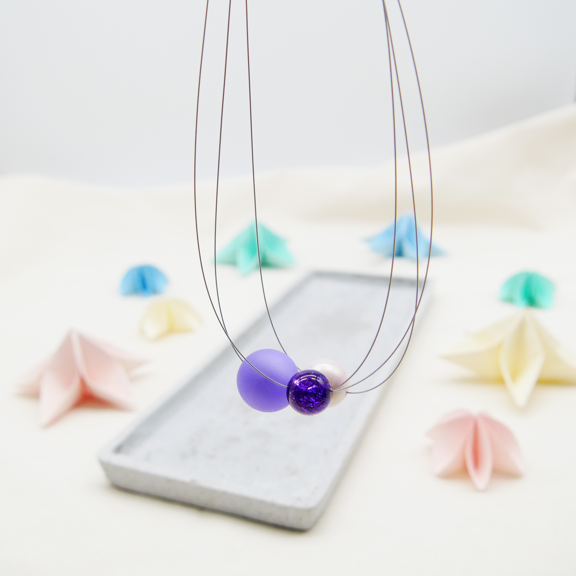  Color Explosion, kurze 3-Strang Kette "Planet" - Saturn lila