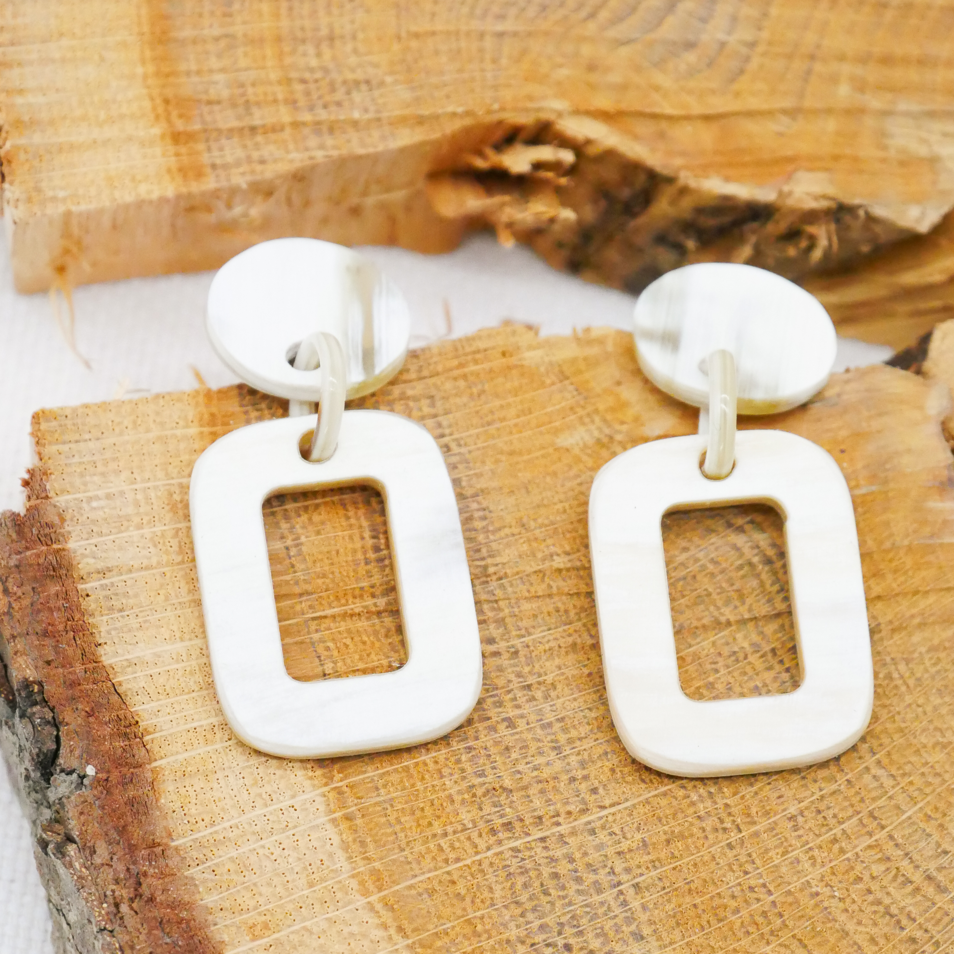  "Craft-Art", Ohrring Rechteck ca. 30 x 23 mm white Horn