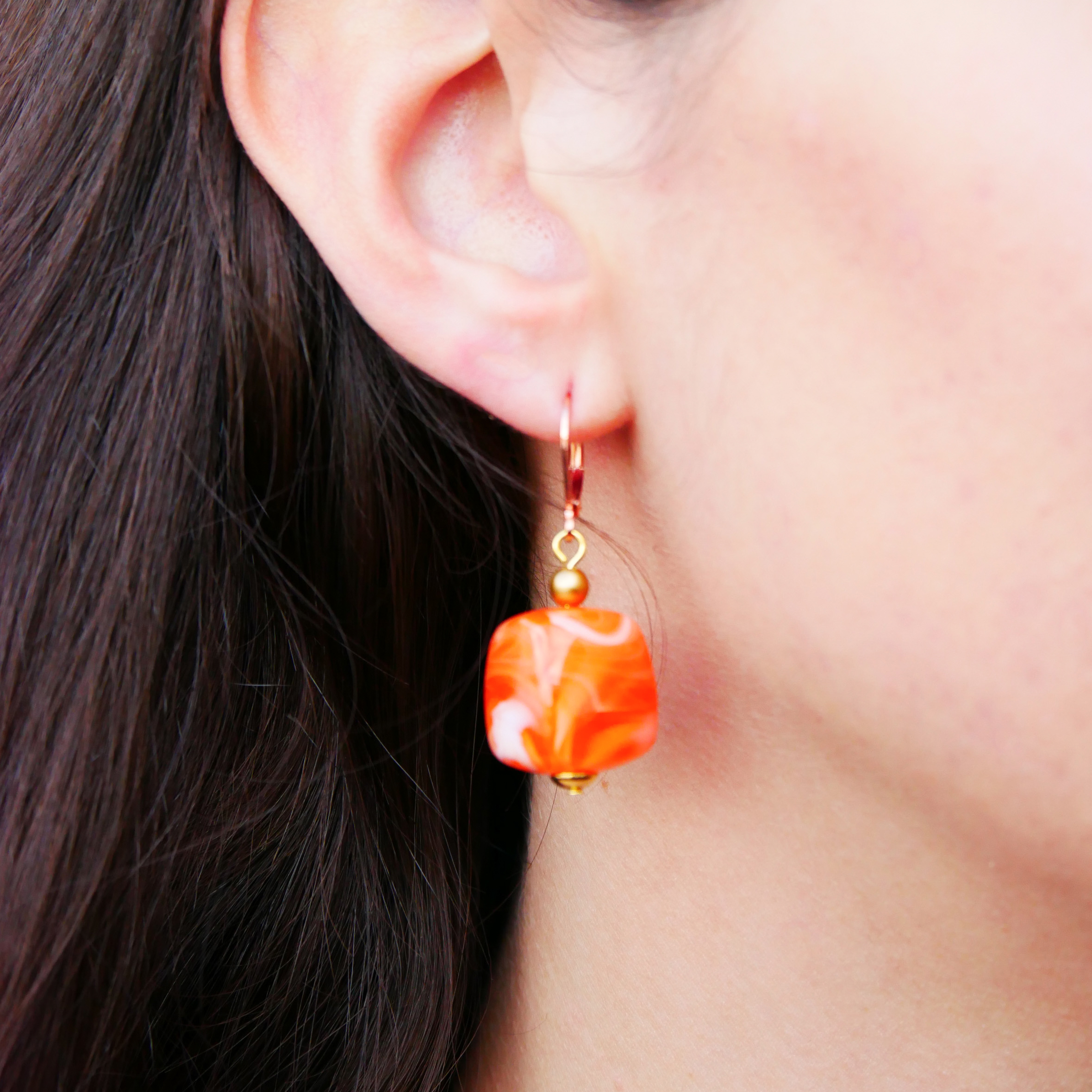 "Summer-Feeling" Ohrring "Cube" Resin- und Papercoated Perlen, orange