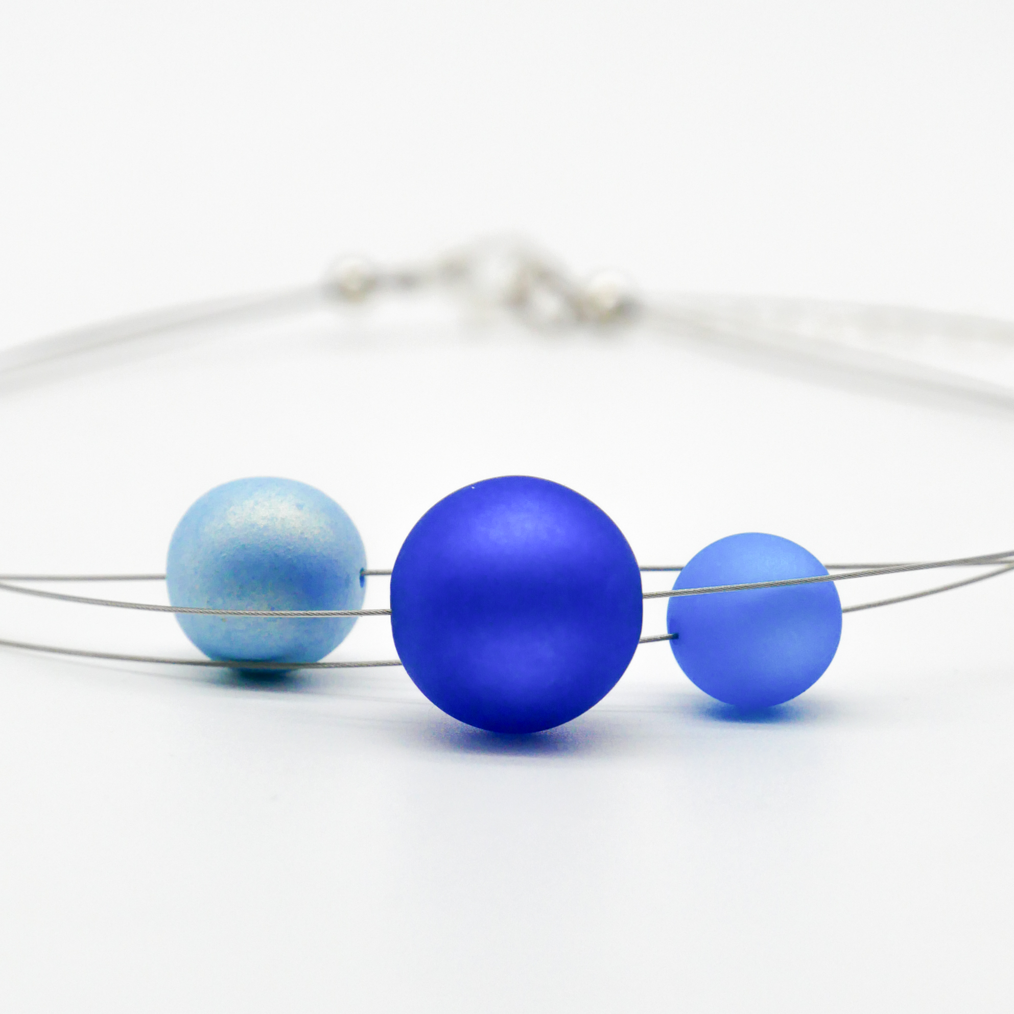  Color Explosion, kurze 3-Strang Kette "Planet" - Erde dunkelblau