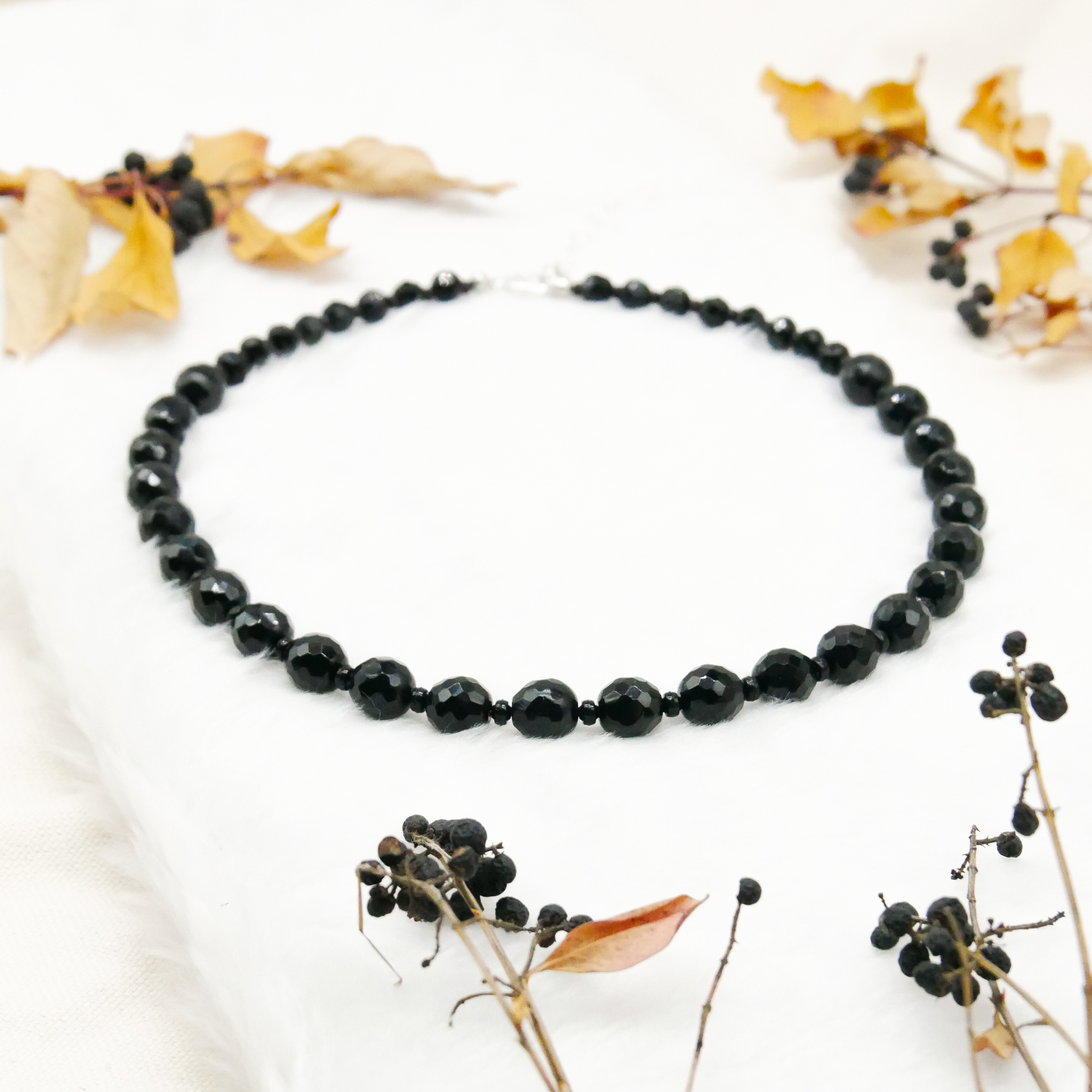  "Jet Schmuck" Kette ca. 55 cm schwarze facettierte Glasperlen Ø 12 mm mit Verlauf