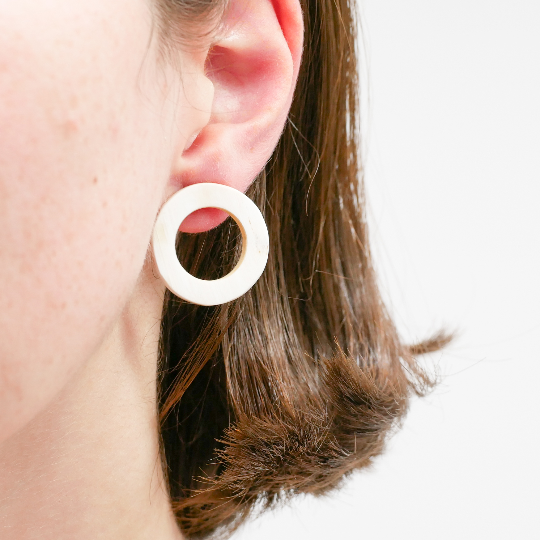 "Craft Art", ear stud "hoop", approx. 24mm, white horn