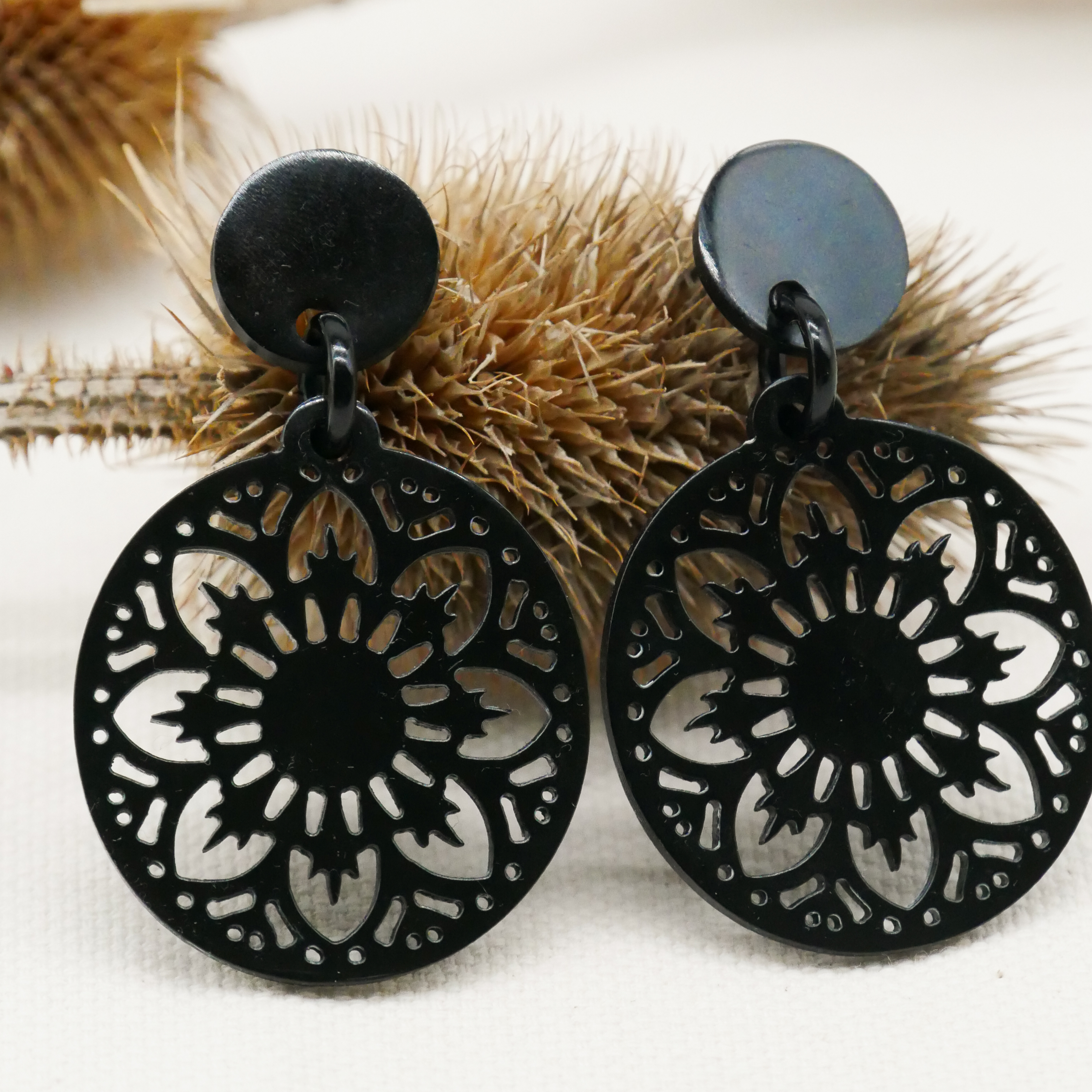  "Craft-Art", Ohrring Ø ca. 40 mm black Horn Mandala Design 