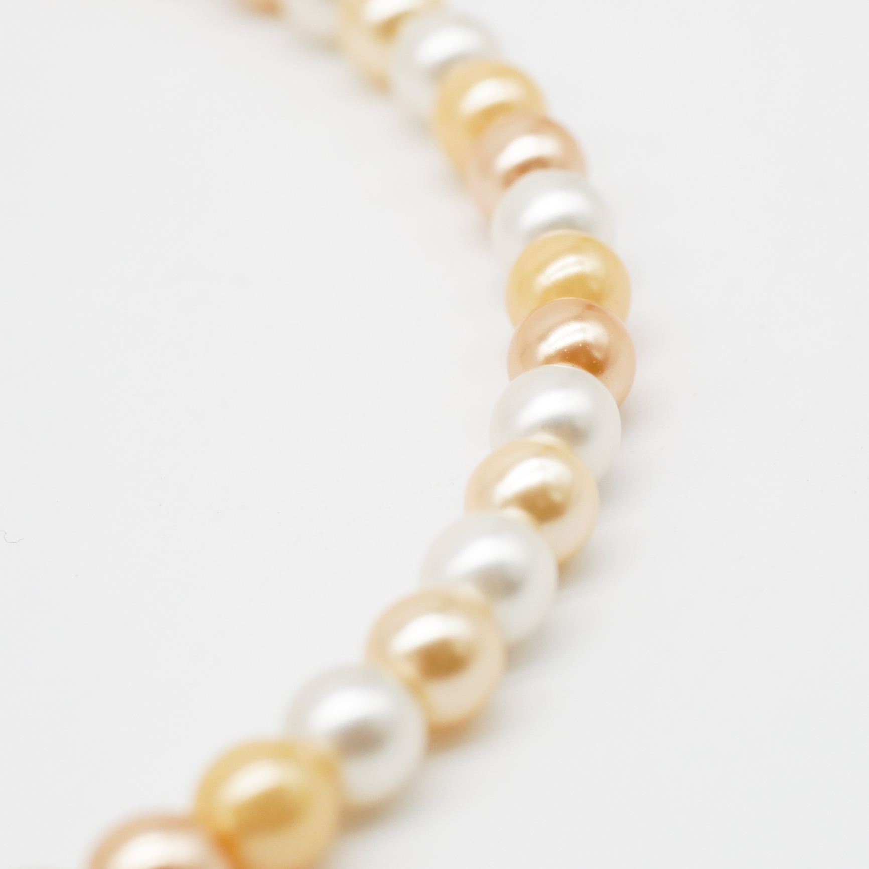 Short pearl necklace, orange