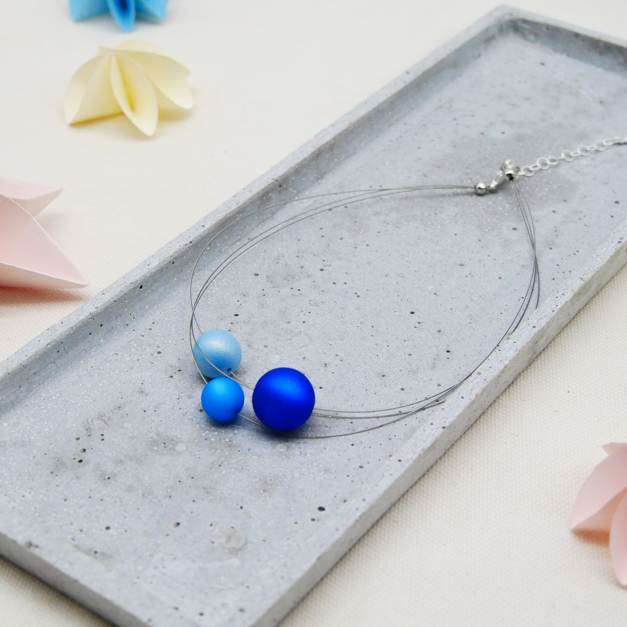  Color Explosion, kurze 3-Strang Kette "Planet" - Erde dunkelblau