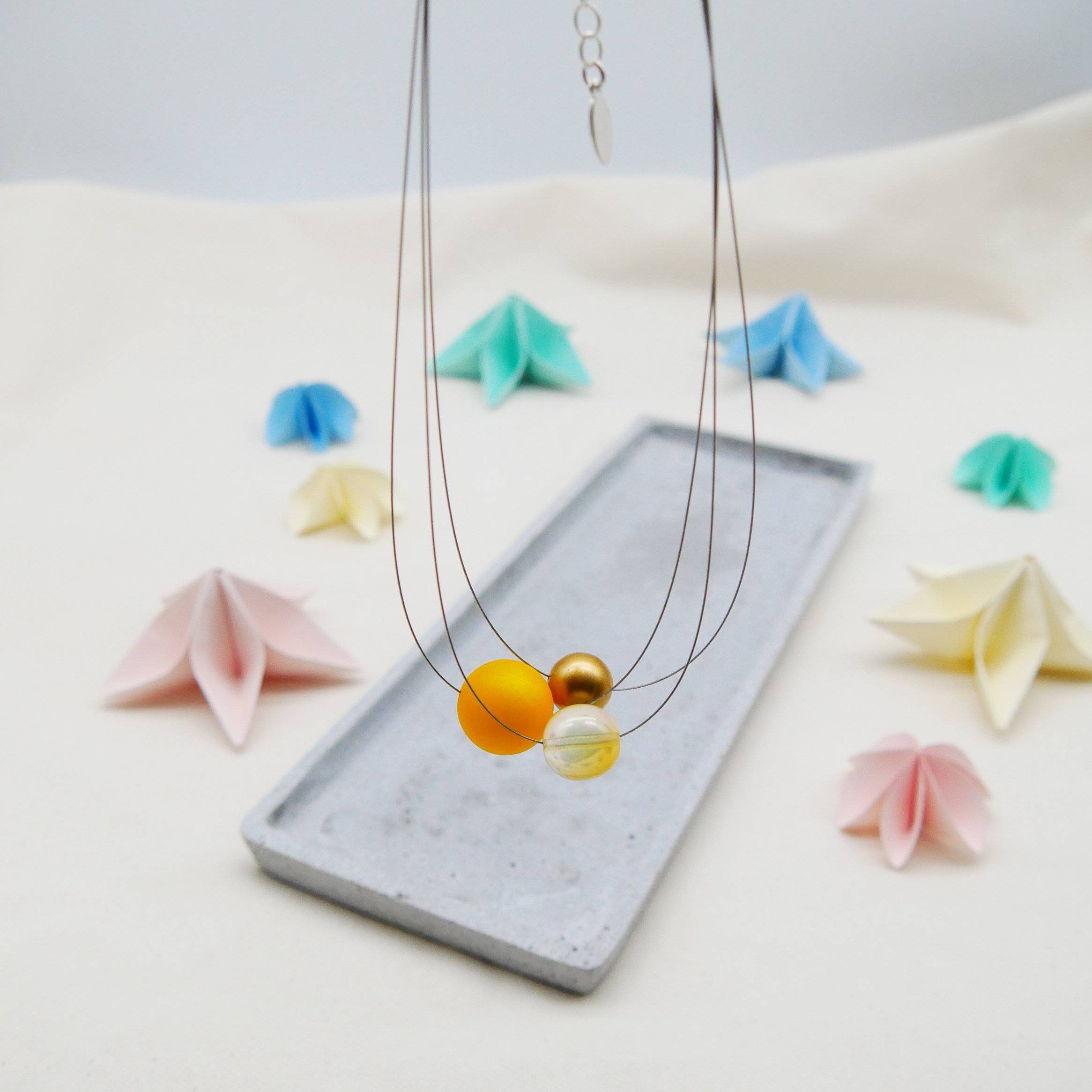  Color Explosion, kurze 3-Strang Kette "Planet" - Sonne gold-gelb