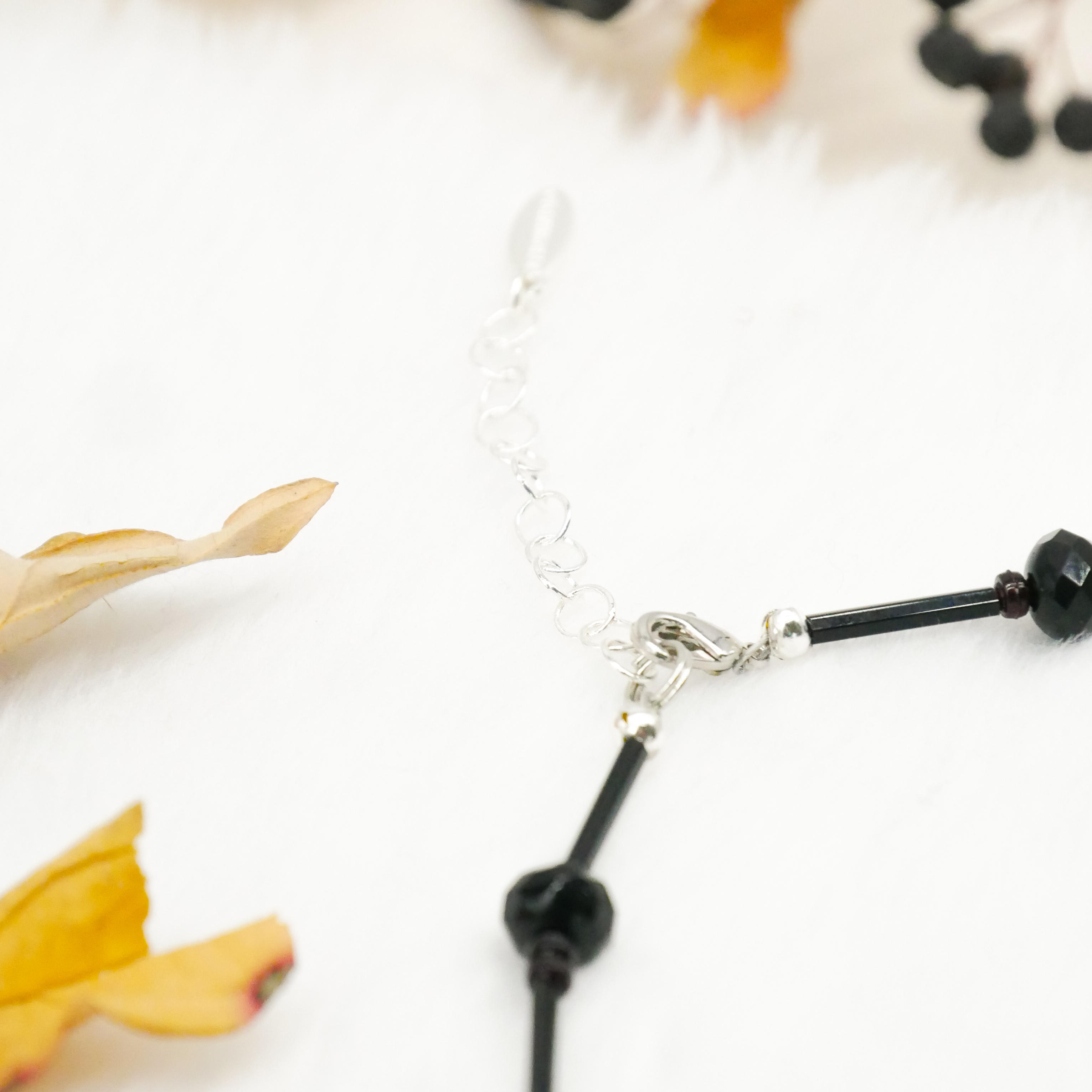  "Jet Schmuck" Kette ca. 48 cm schwarze Glasperlen, verschiedene Formen