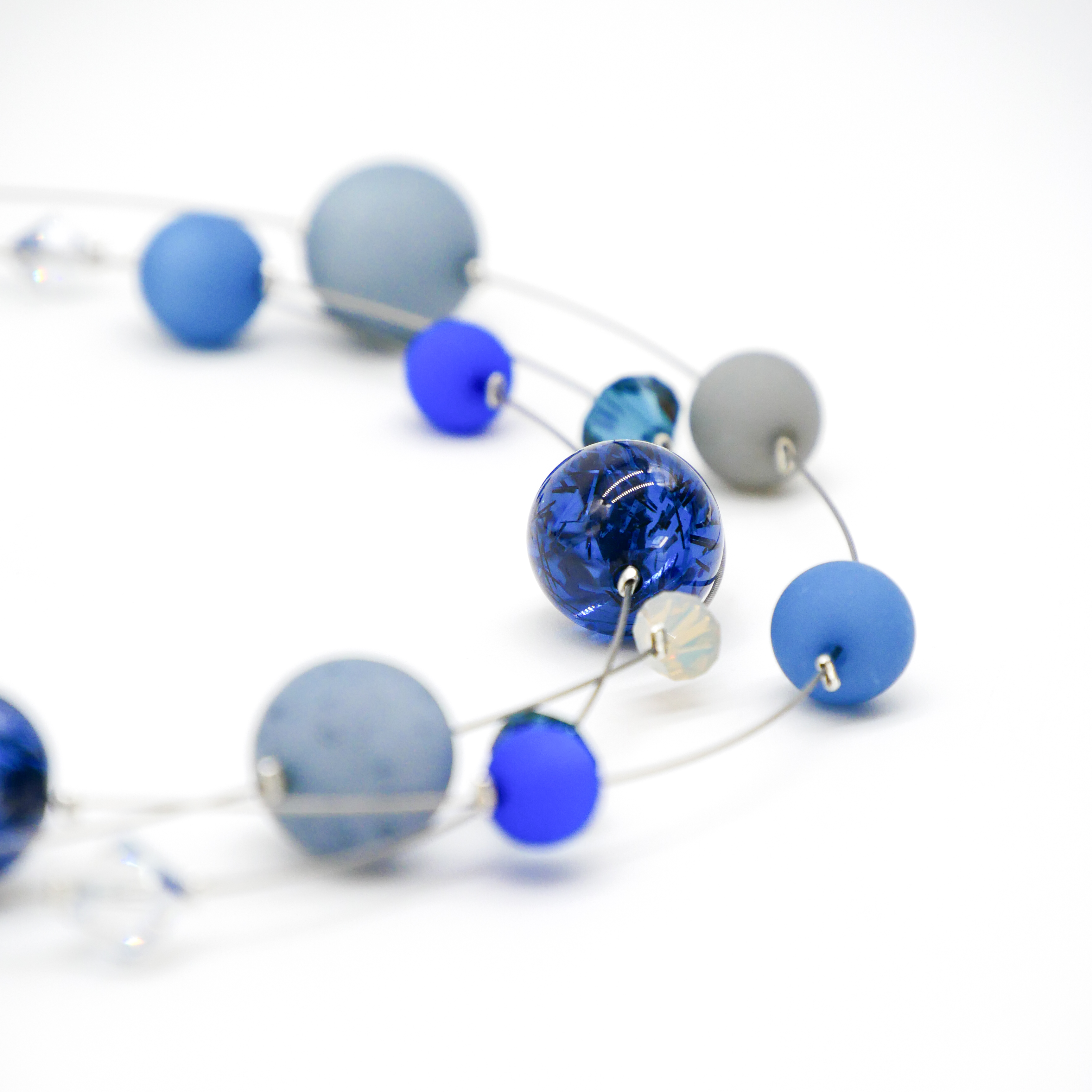 “Color Explosion”, short 3 strand necklace with polaris beads - pearlgentian