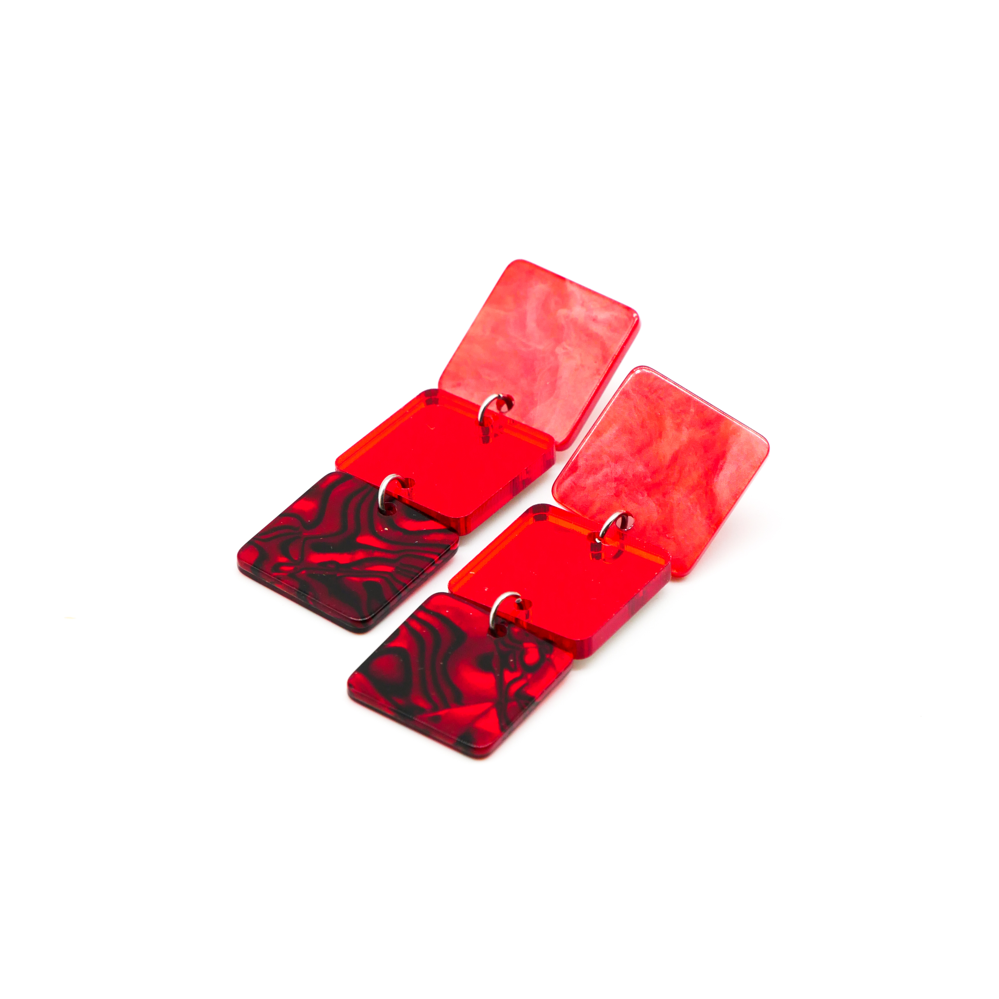 "Color Explosion", Ohrstecker 3er Ampel flache Quadrate 20 mm red pearl "Color Explosion", Ohrstecker 3er Ampel flache Quadrate 20 mm red pearl