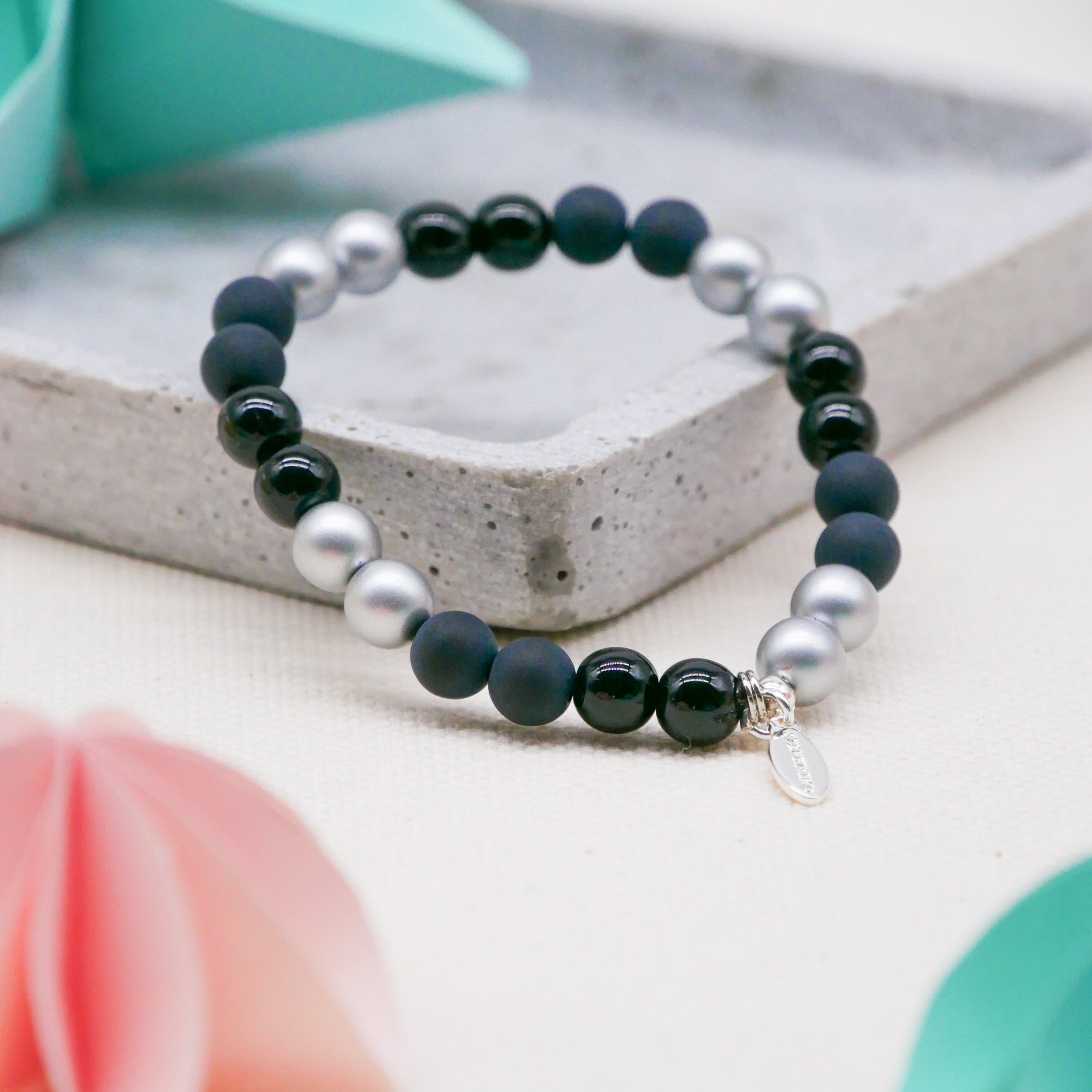  Color Explosion, Armband auf Gummi Ø 8 mm, Glas- und Polaris Perlen, Merkur schwarz-silber